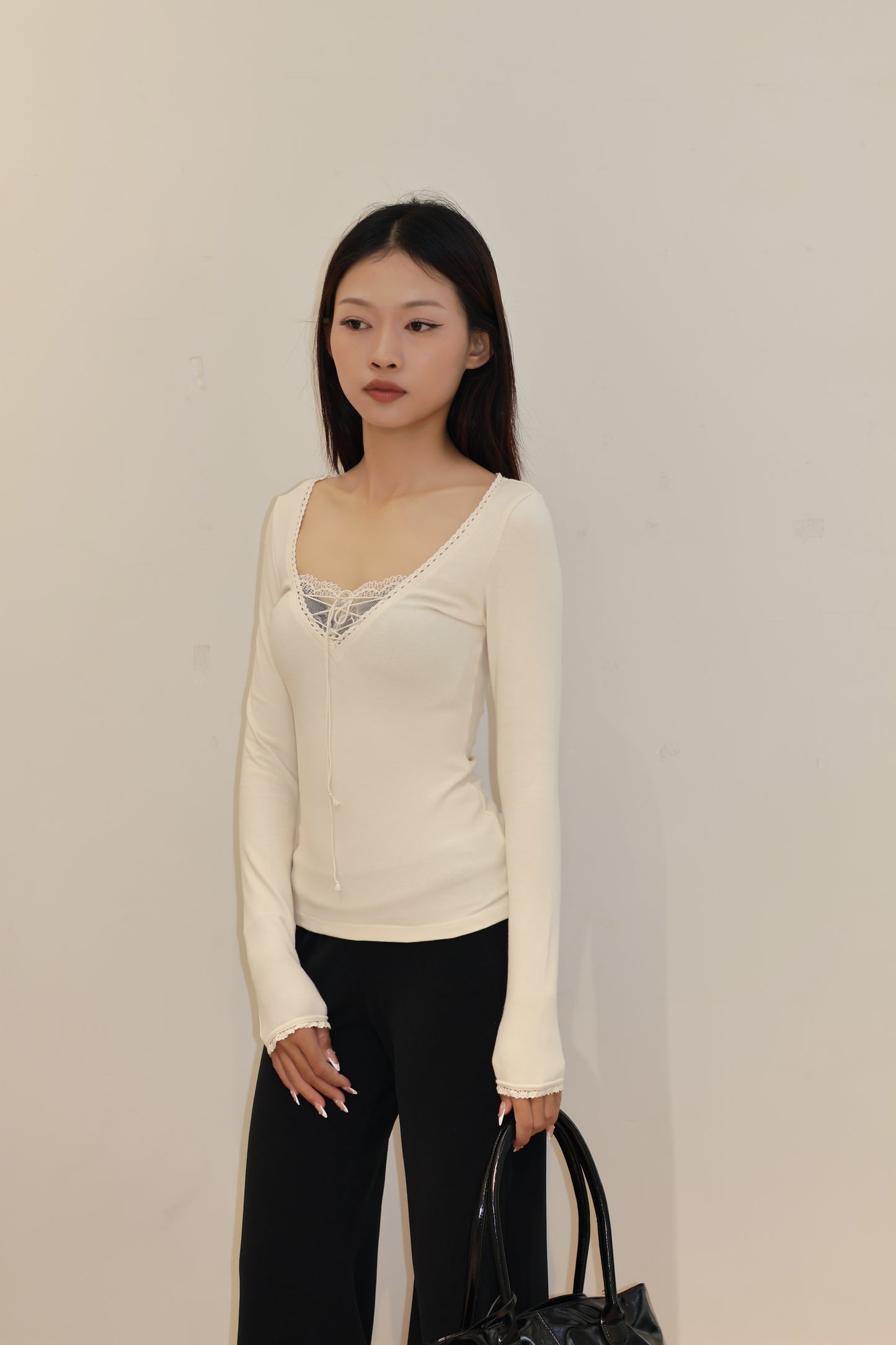 LACE TIED V NECK LONG SLEEVE CREAM