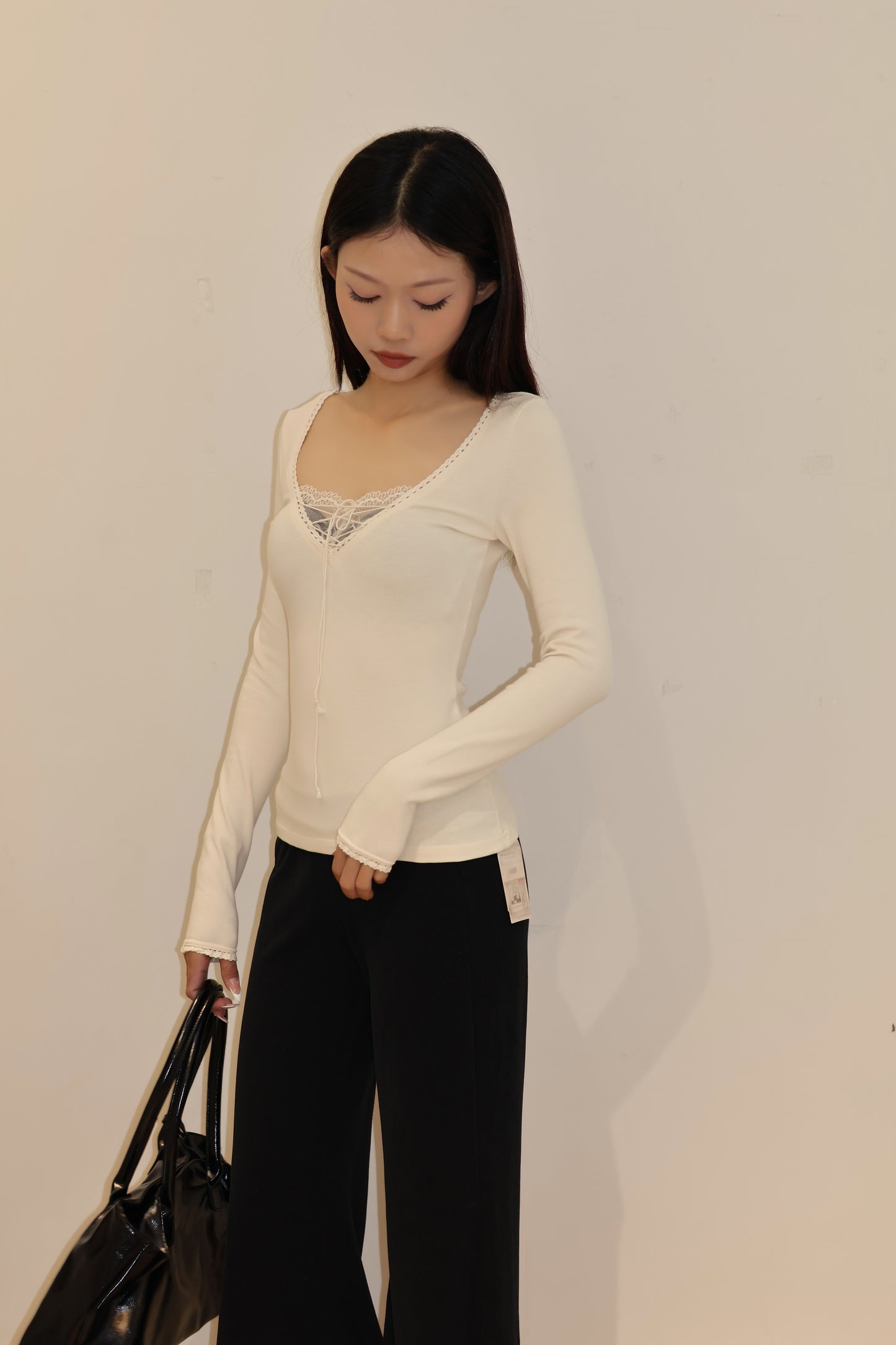 LACE TIED V NECK LONG SLEEVE CREAM