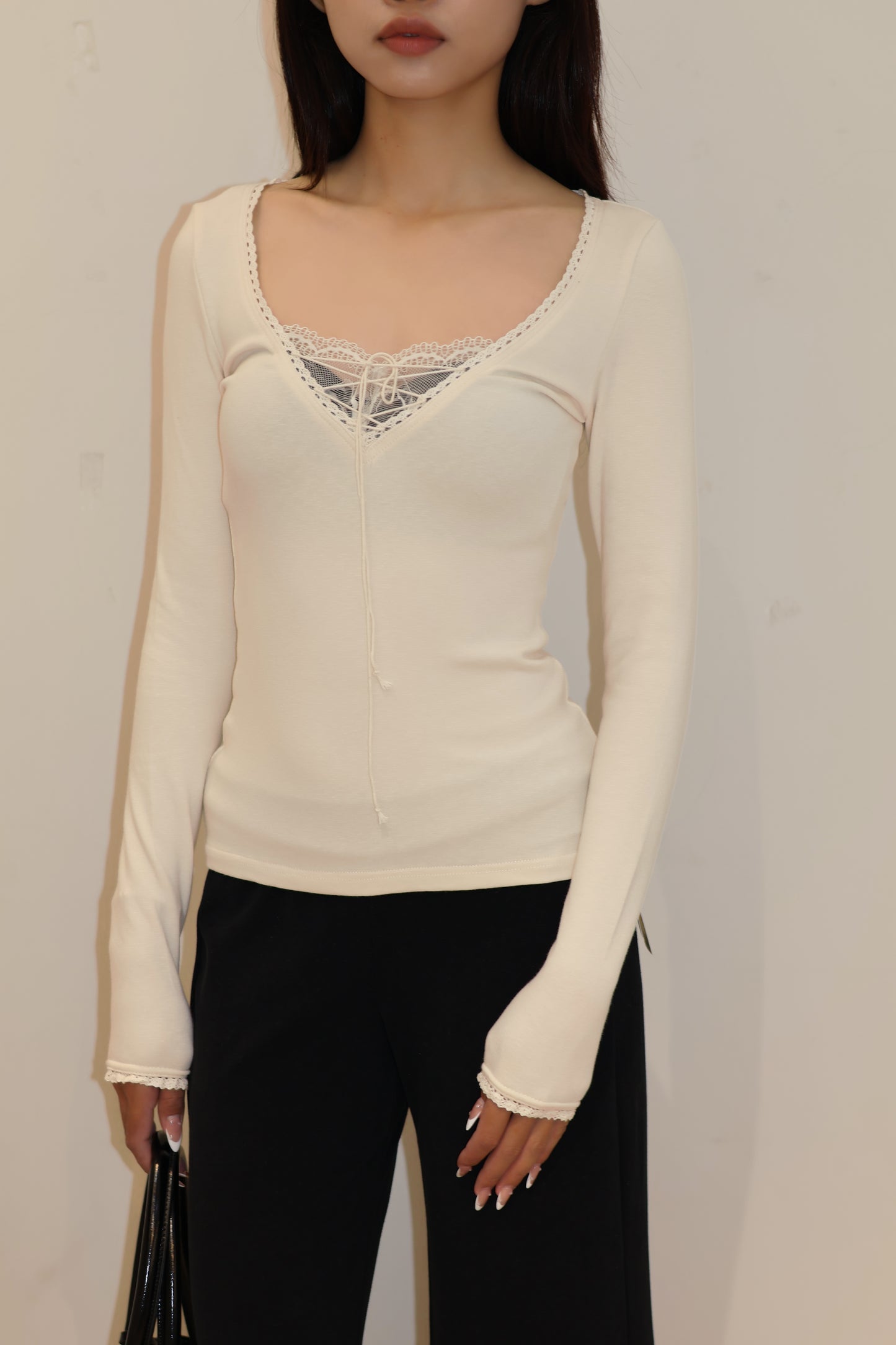 LACE TIED V NECK LONG SLEEVE CREAM