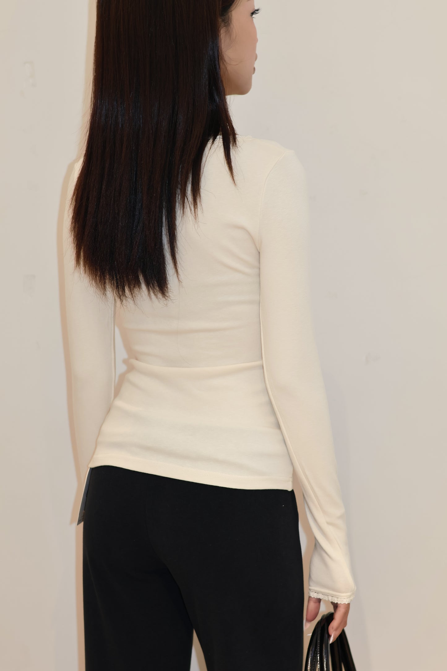 LACE TIED V NECK LONG SLEEVE CREAM