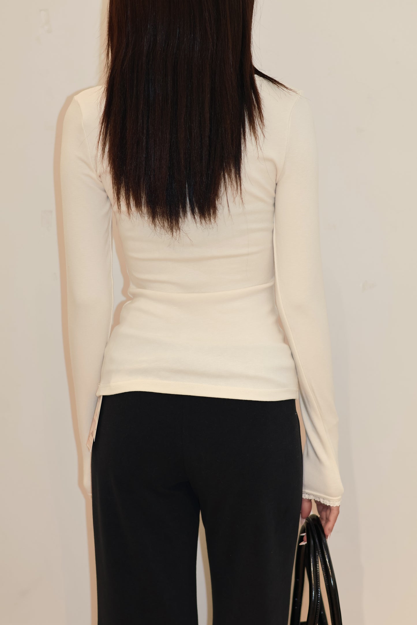 LACE TIED V NECK LONG SLEEVE CREAM