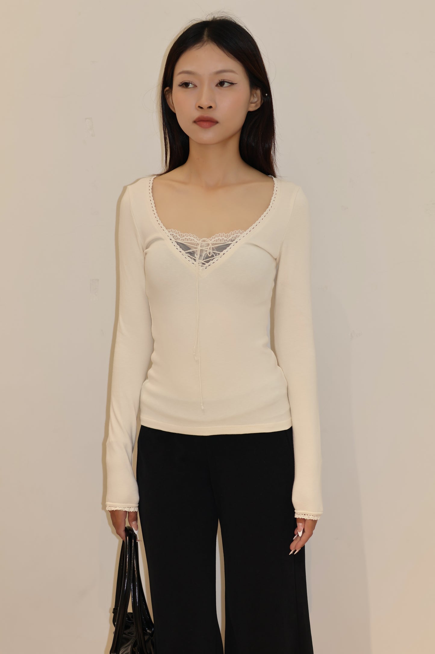 LACE TIED V NECK LONG SLEEVE CREAM
