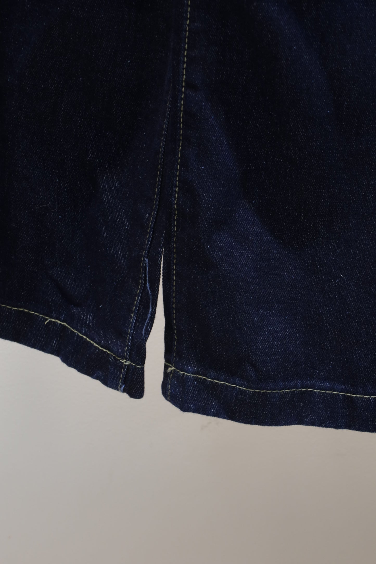 Baggy dark blue denim jeans