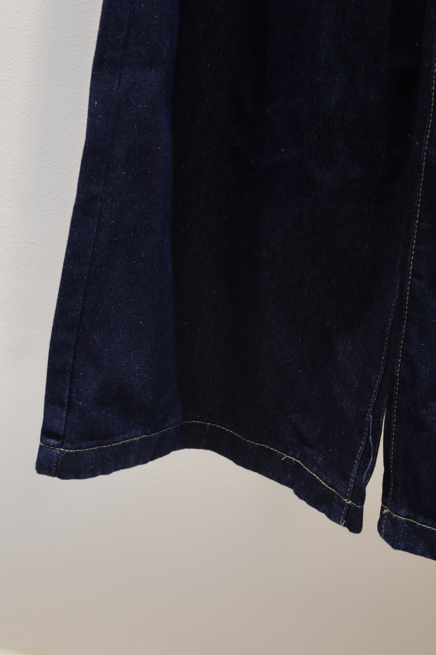 Baggy dark blue denim jeans