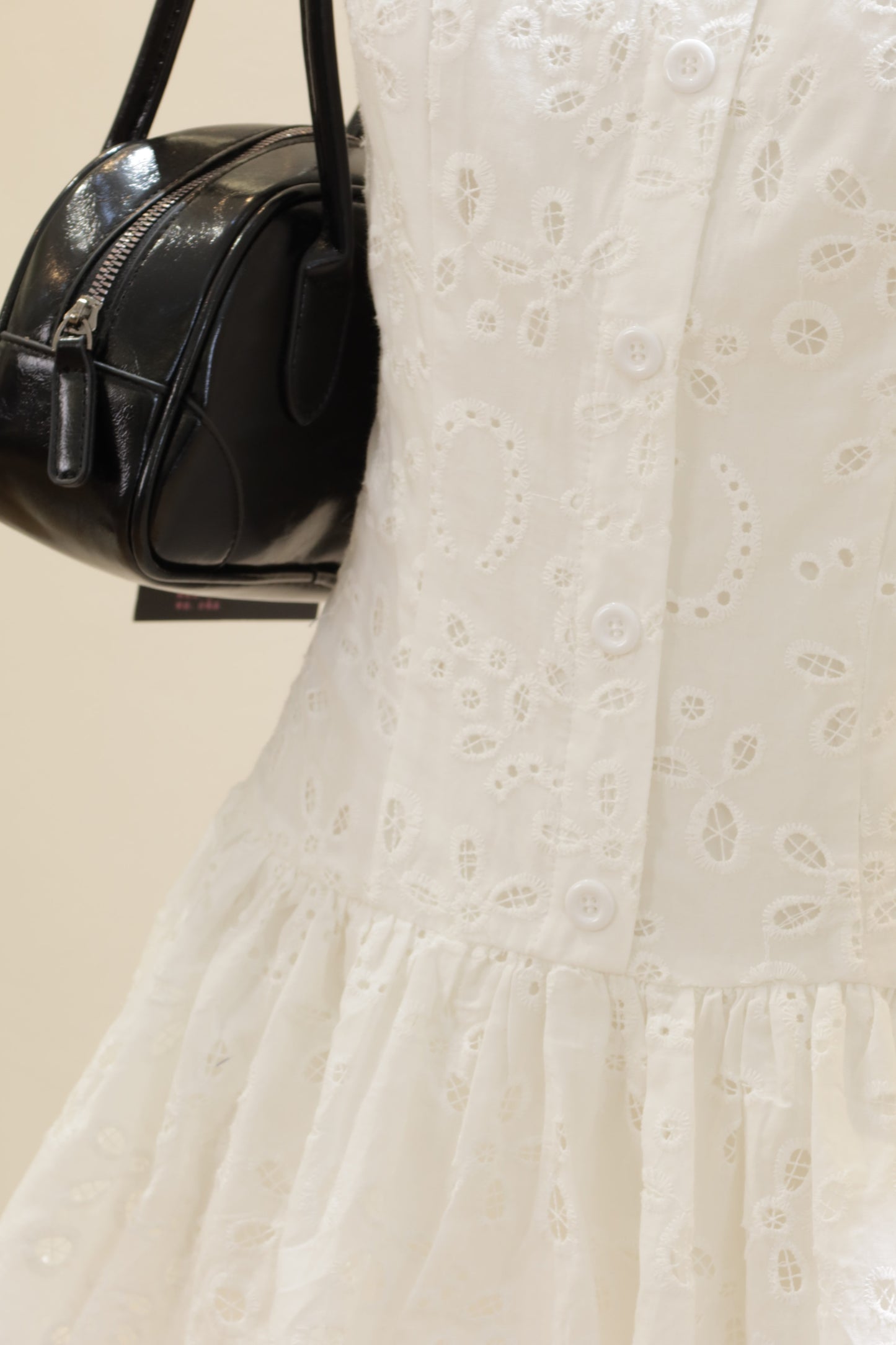 SLEEVELESS embroidered dress