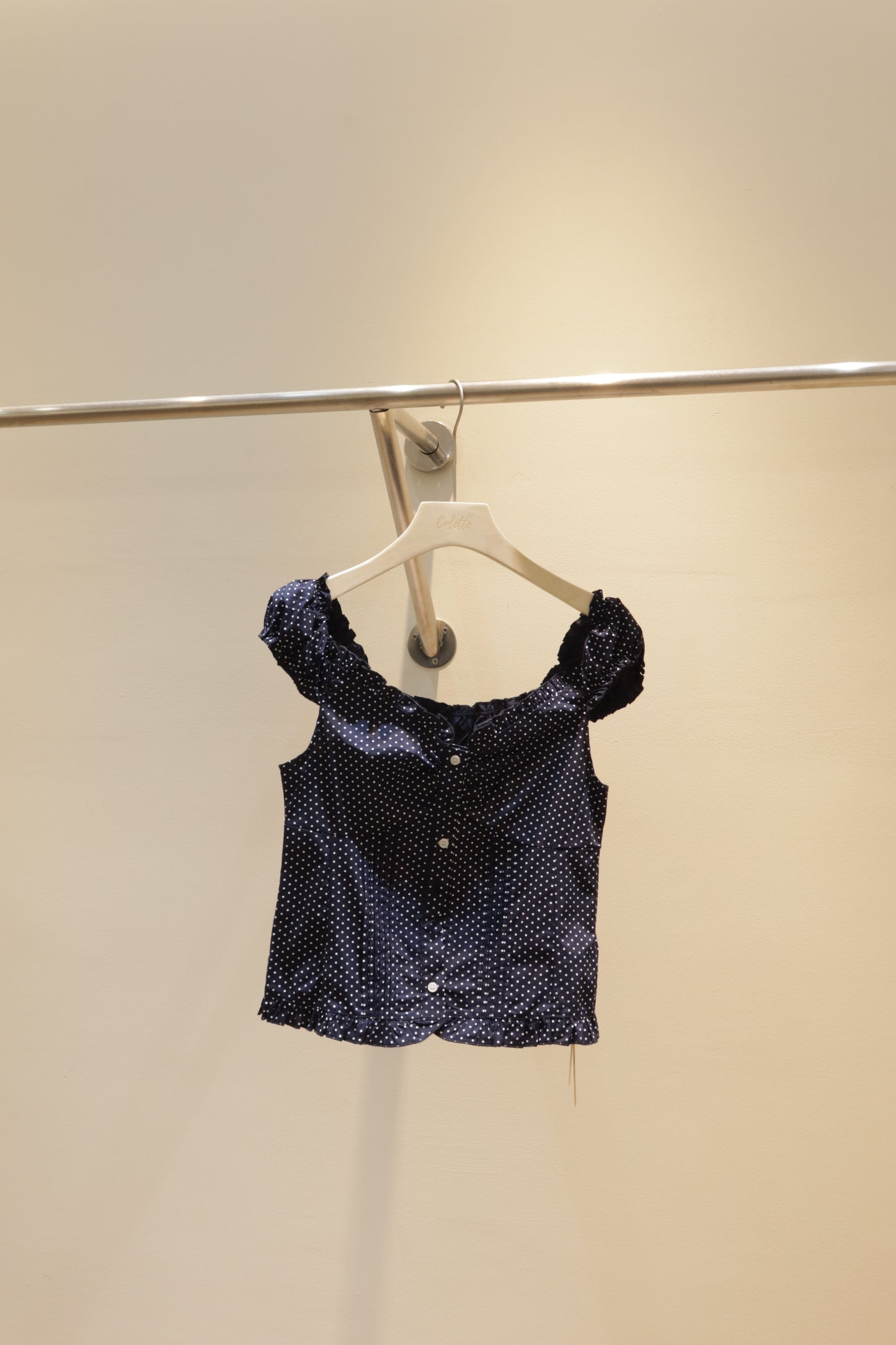 BM polkadot buttoned v top