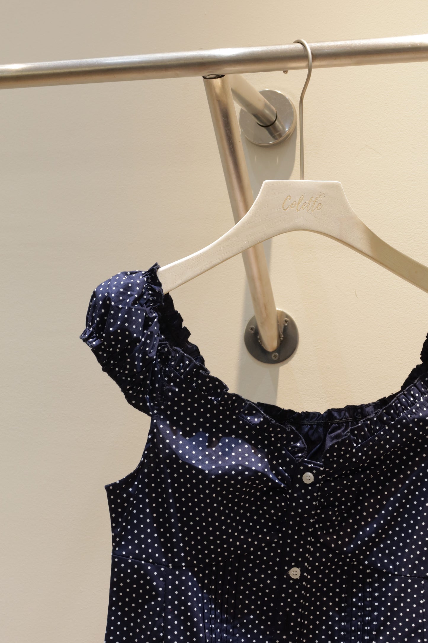 BM polkadot buttoned v top