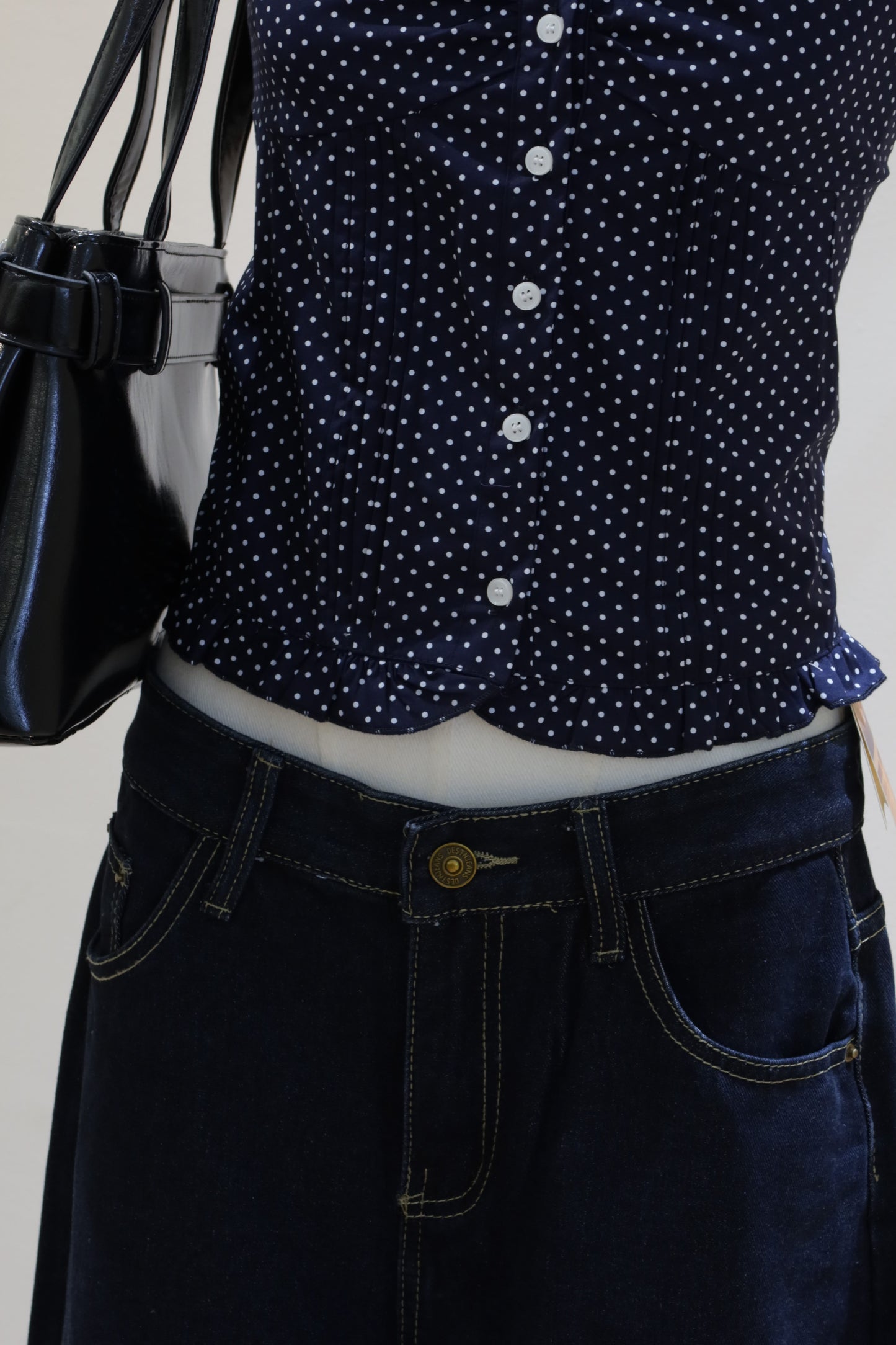 BM polkadot buttoned v top