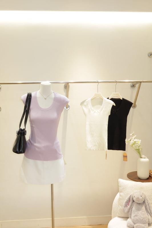 Knitted U neck top