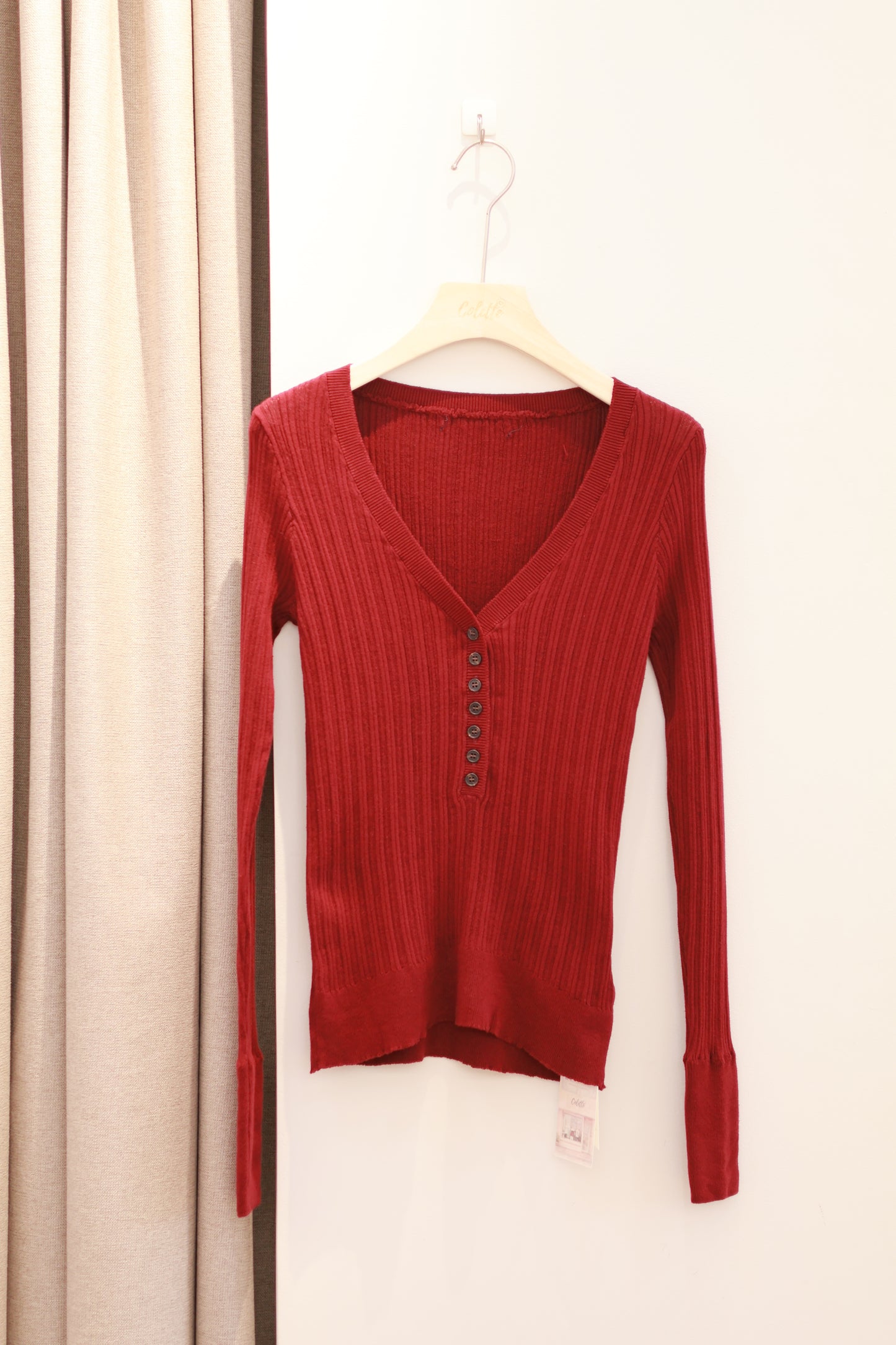 RED V NECK LONG SLEEVE TOP