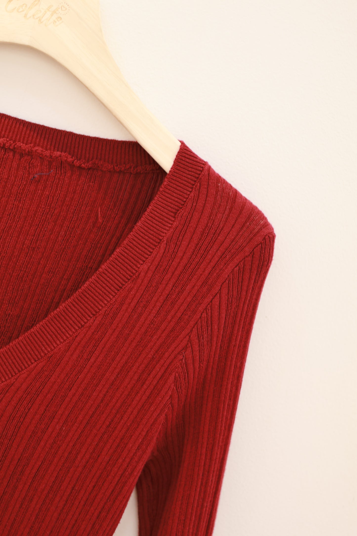 RED V NECK LONG SLEEVE TOP