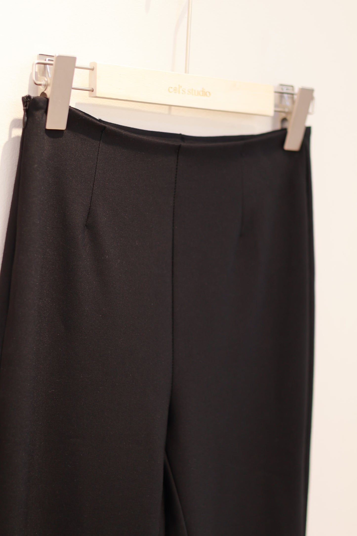 BASIC MUST HAVE FLARED BOTTOMS