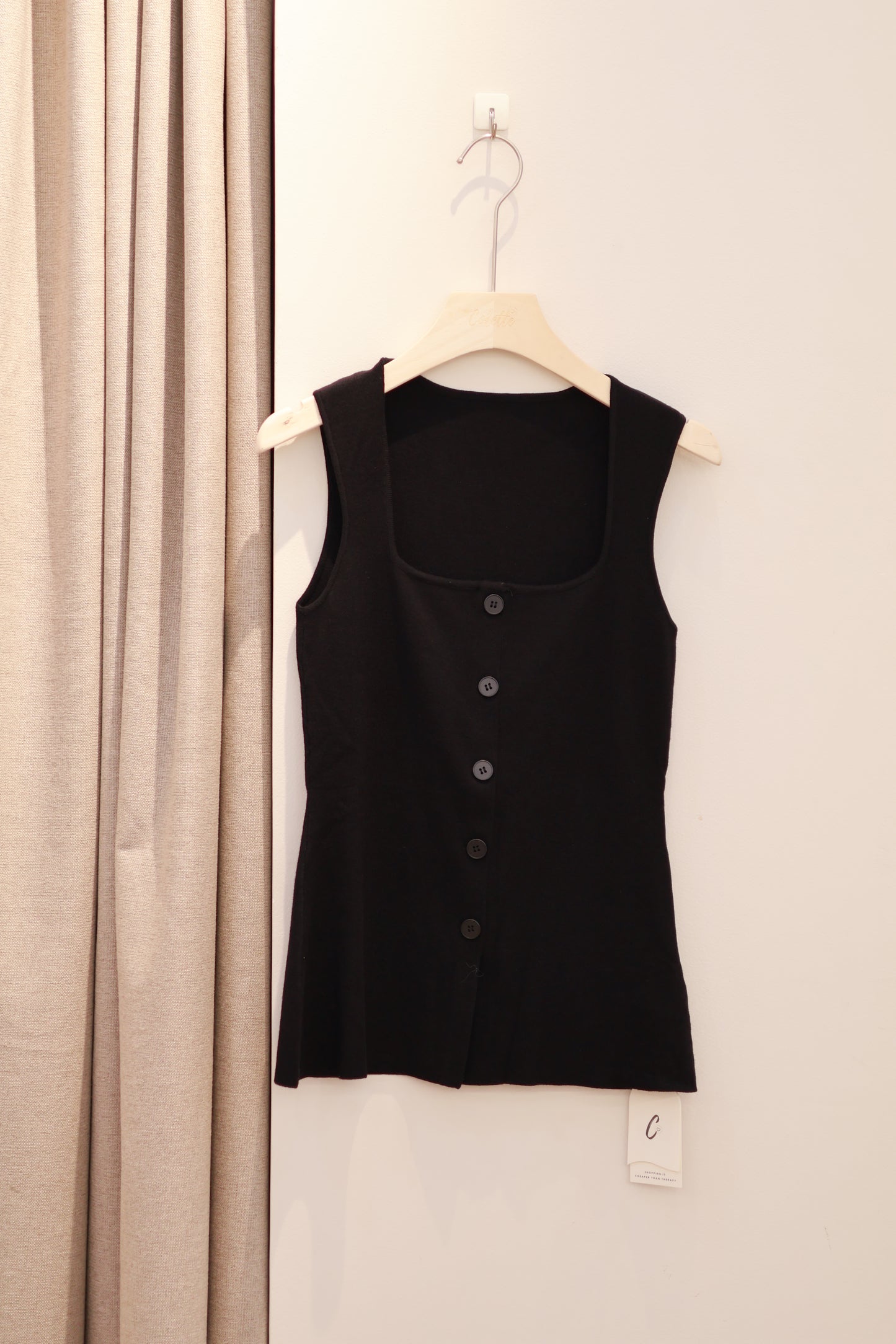 Square neck buttons tank top