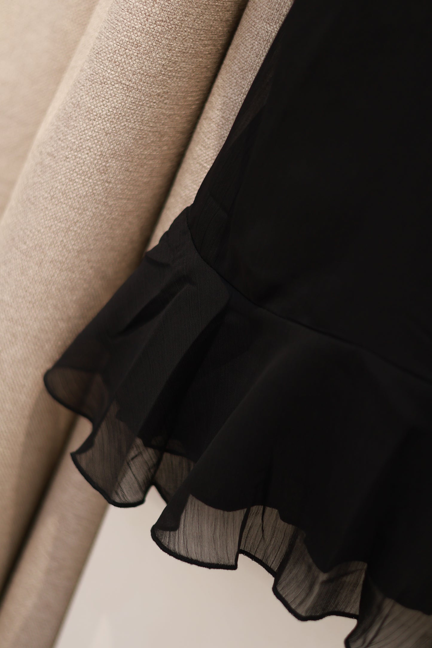 Square neck ruffled flowy top