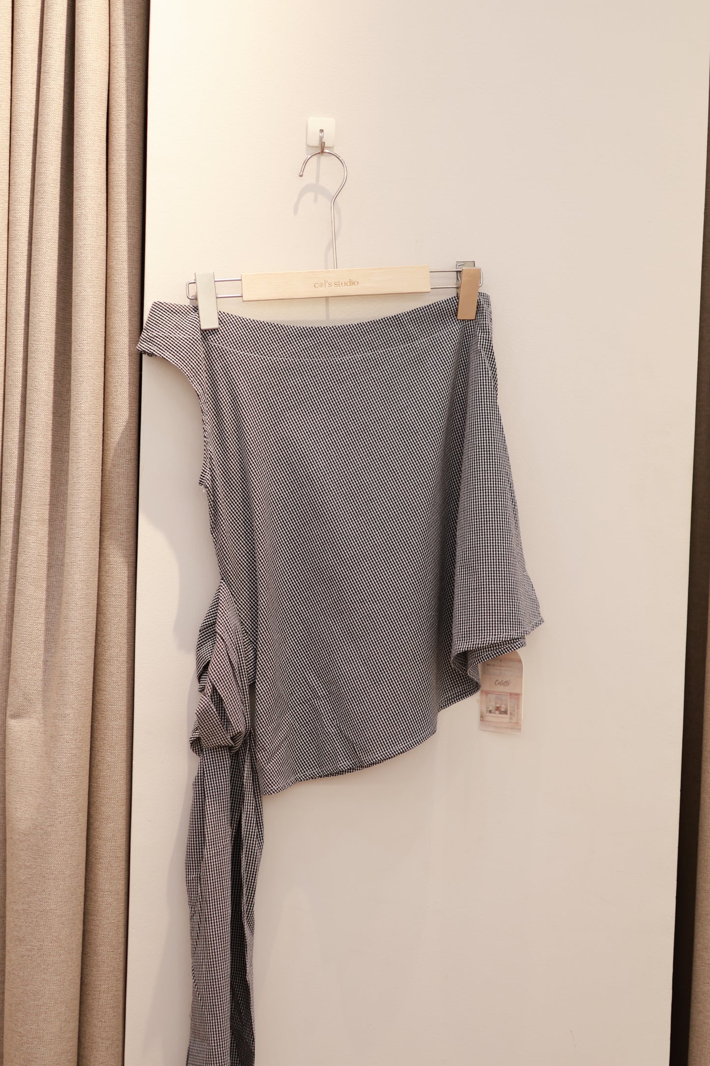 Gray half shoulder side tie deisgn