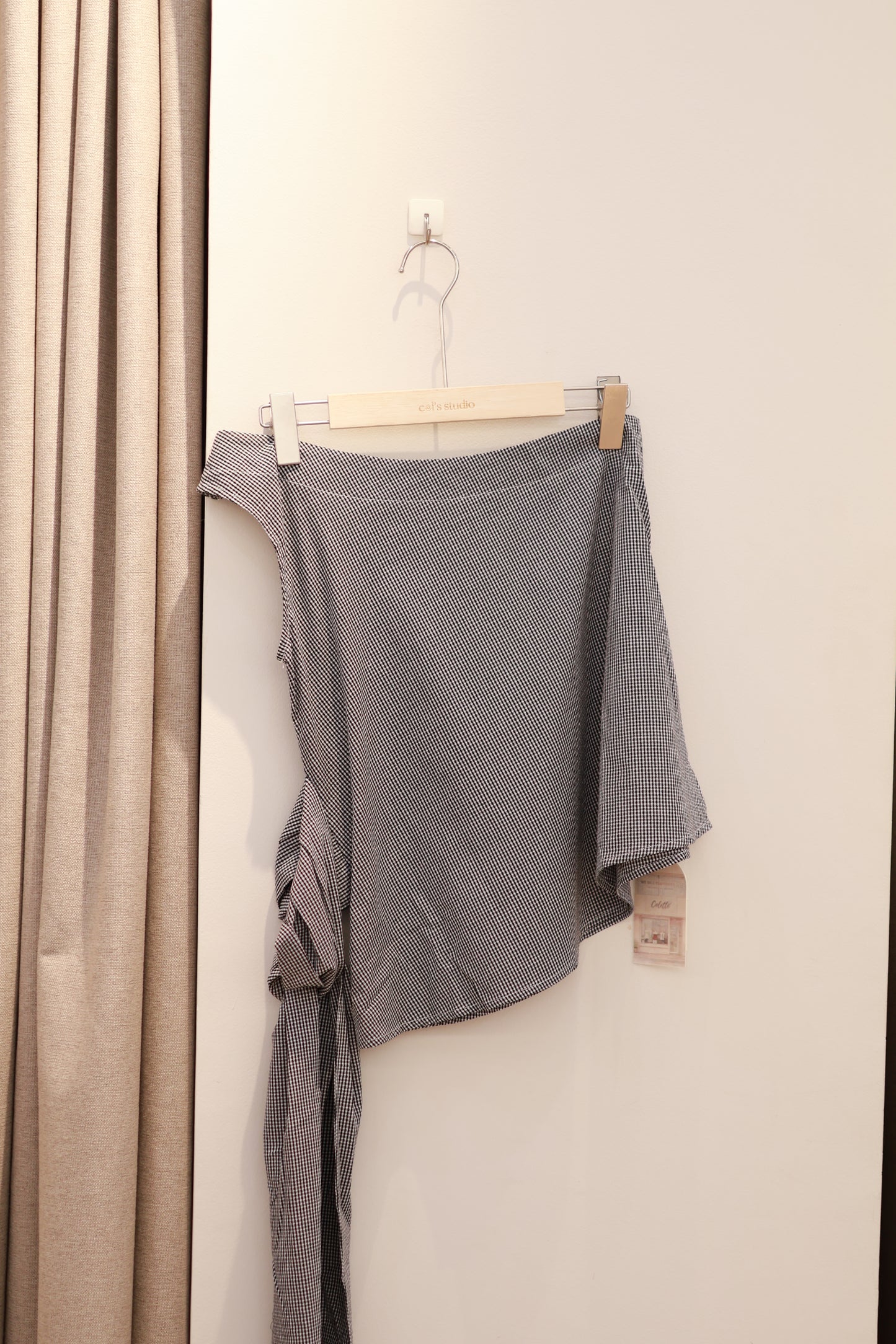 Gray half shoulder side tie deisgn