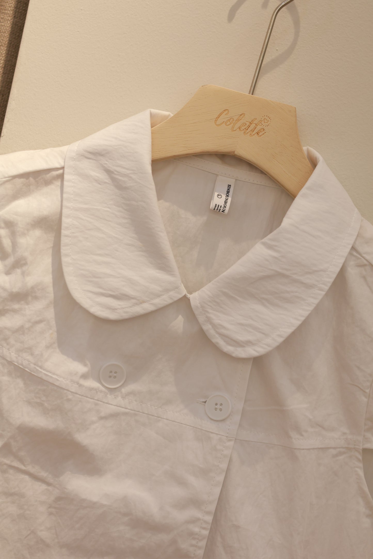 Buttons short sleeve white blouse