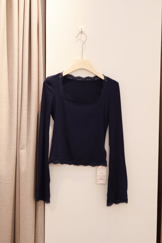 LONG SLEEVE NAVY LACE TOP