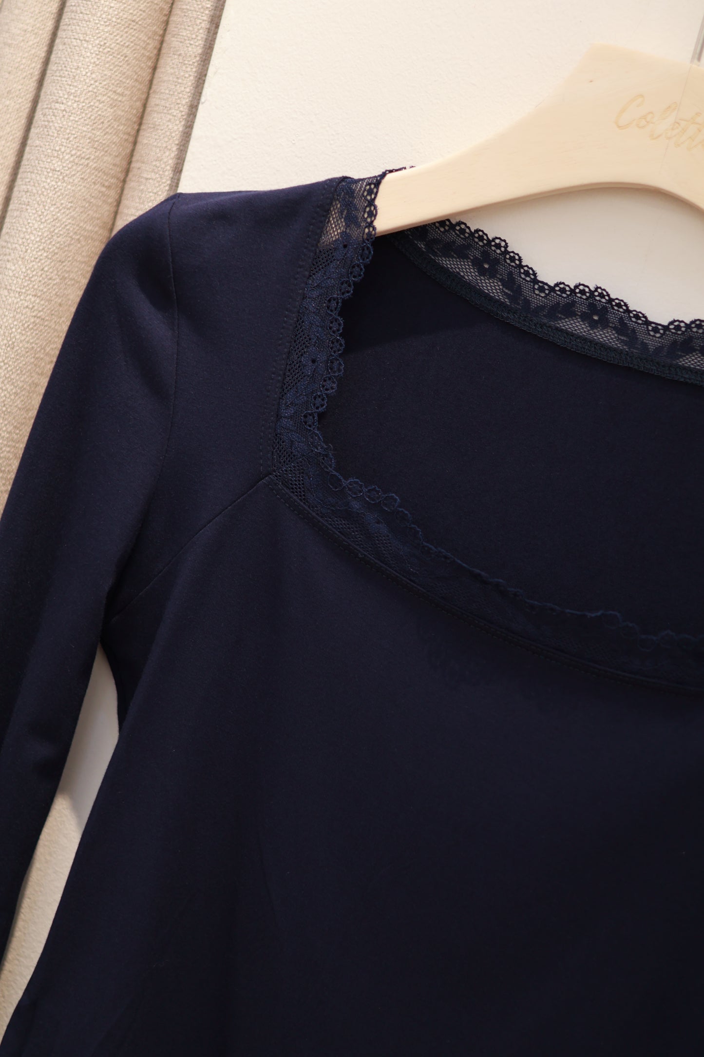 LONG SLEEVE NAVY LACE TOP