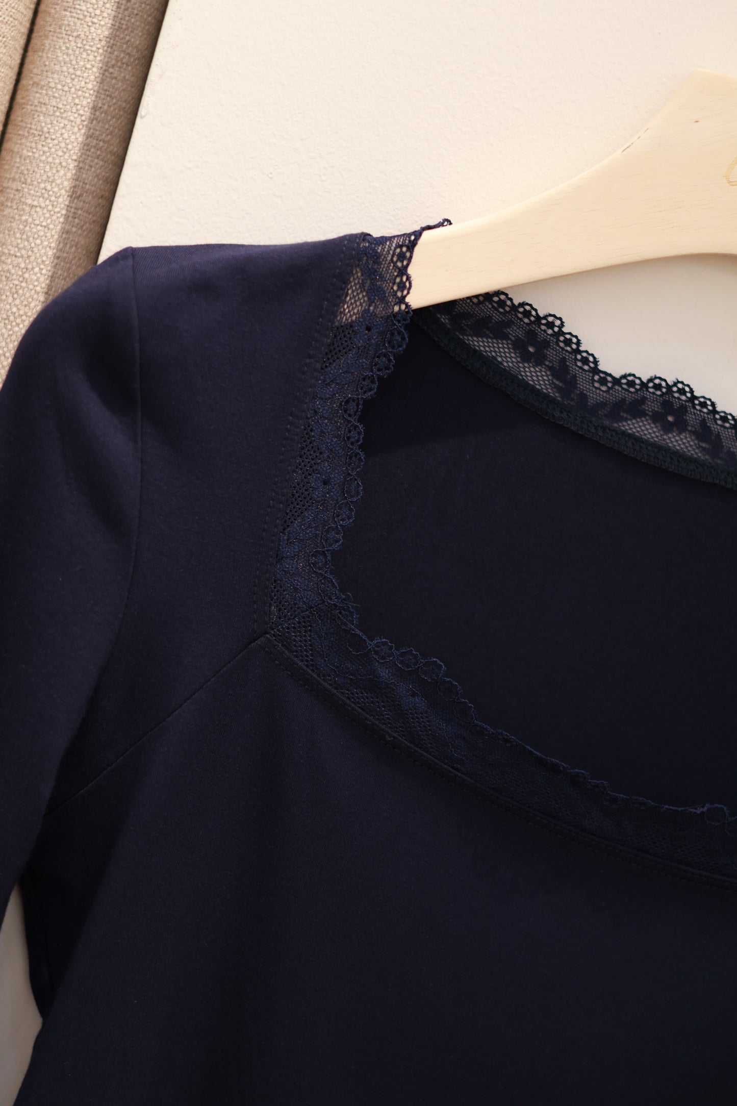 LONG SLEEVE NAVY LACE TOP