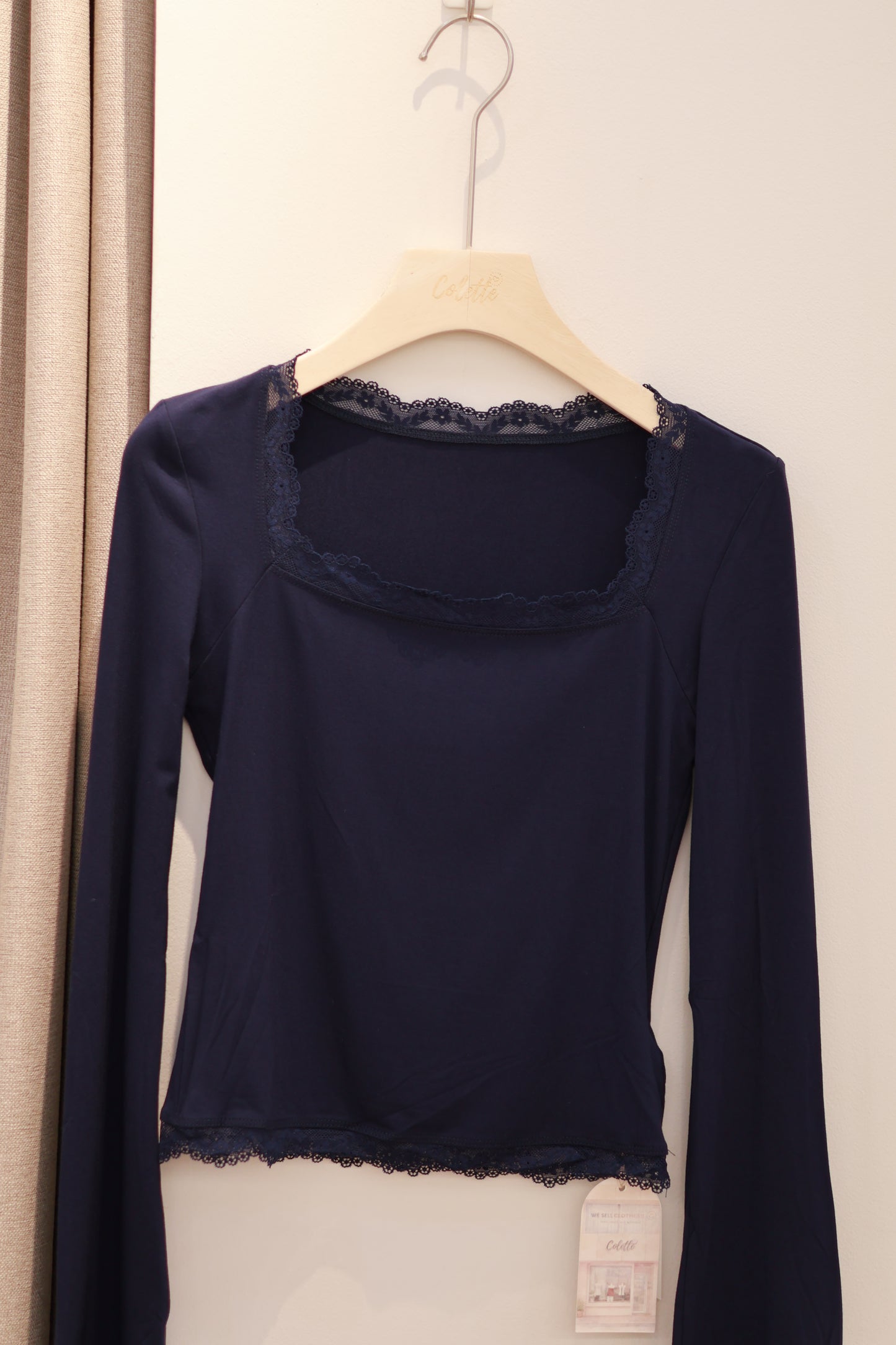 LONG SLEEVE NAVY LACE TOP