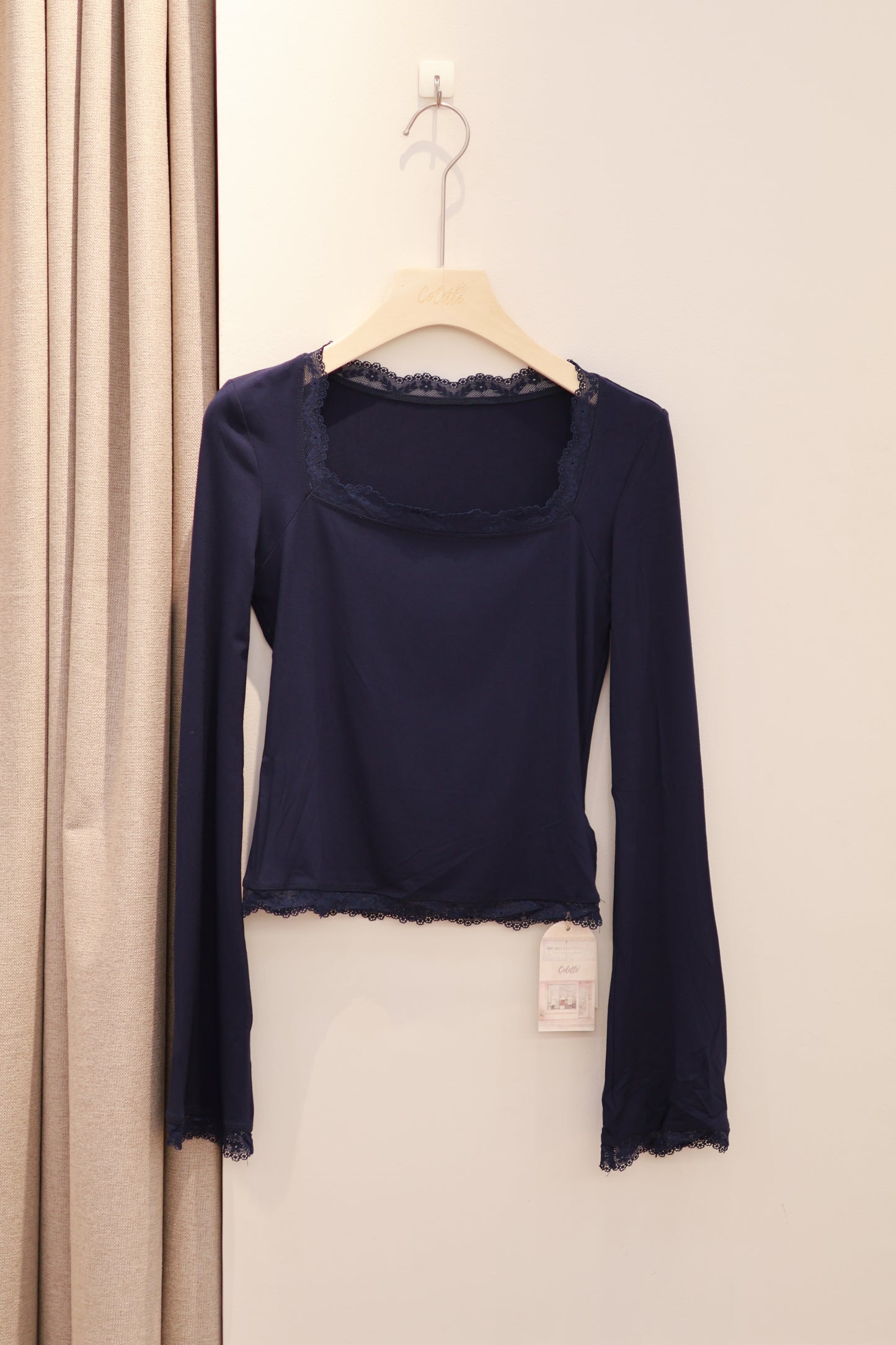 LONG SLEEVE NAVY LACE TOP