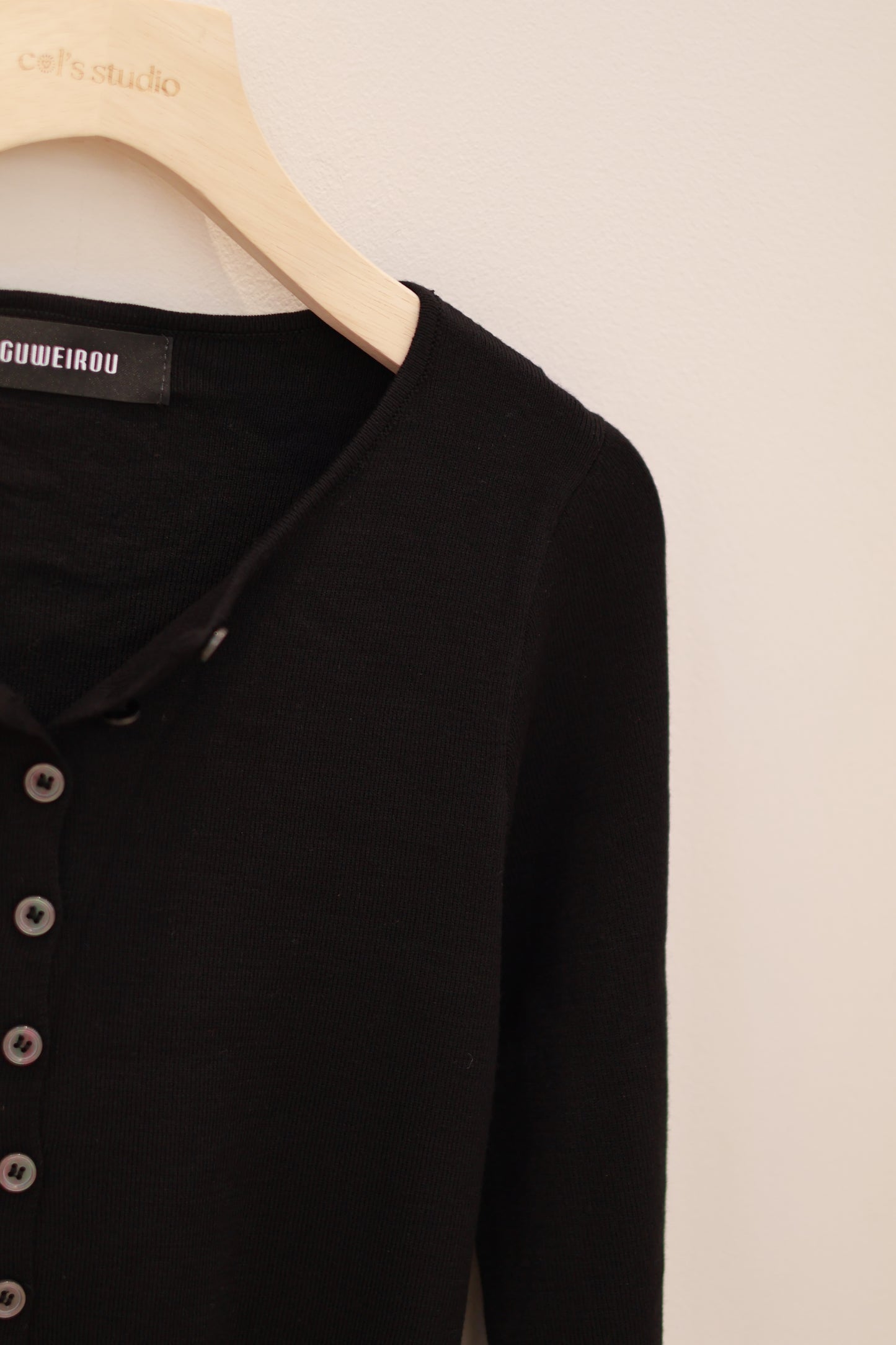 BLACK BASIC CARDIGAN
