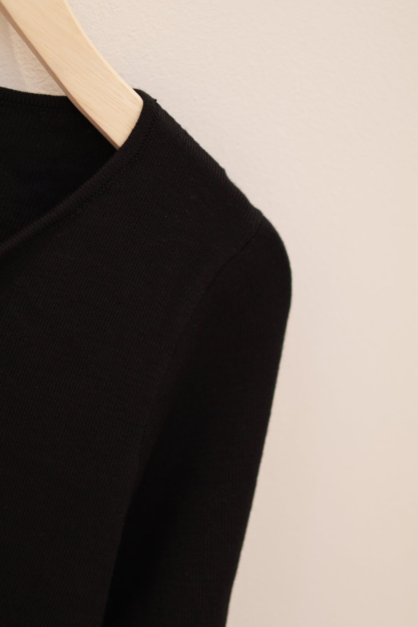 BLACK BASIC CARDIGAN