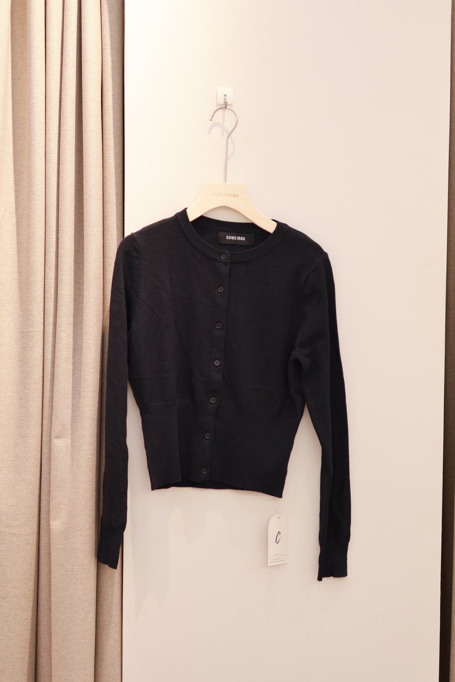 BLACK BASIC CARDIGAN