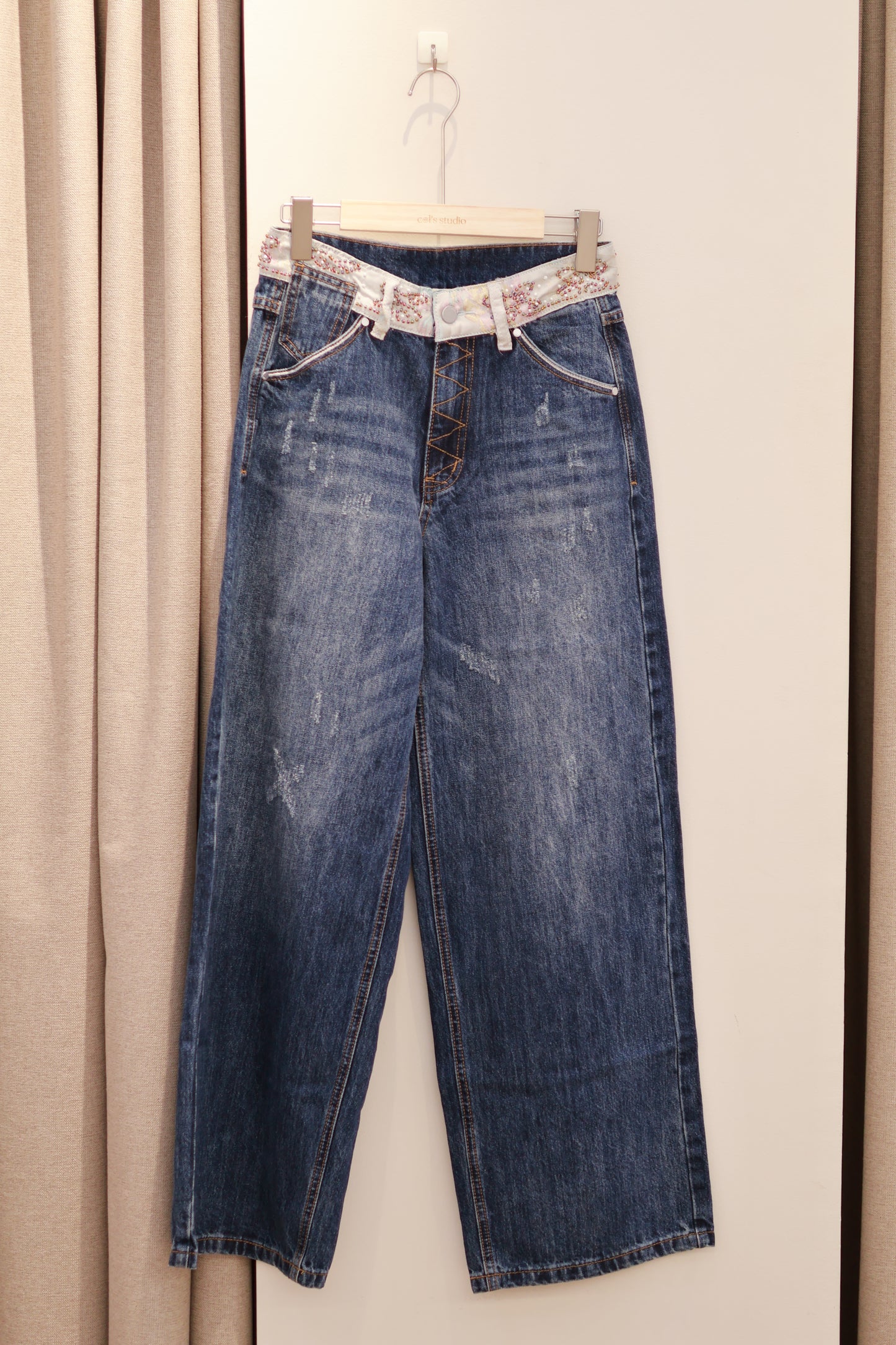 BUTTERFLY EMBROIDERED WAIST DEISGN DENIM JEANS