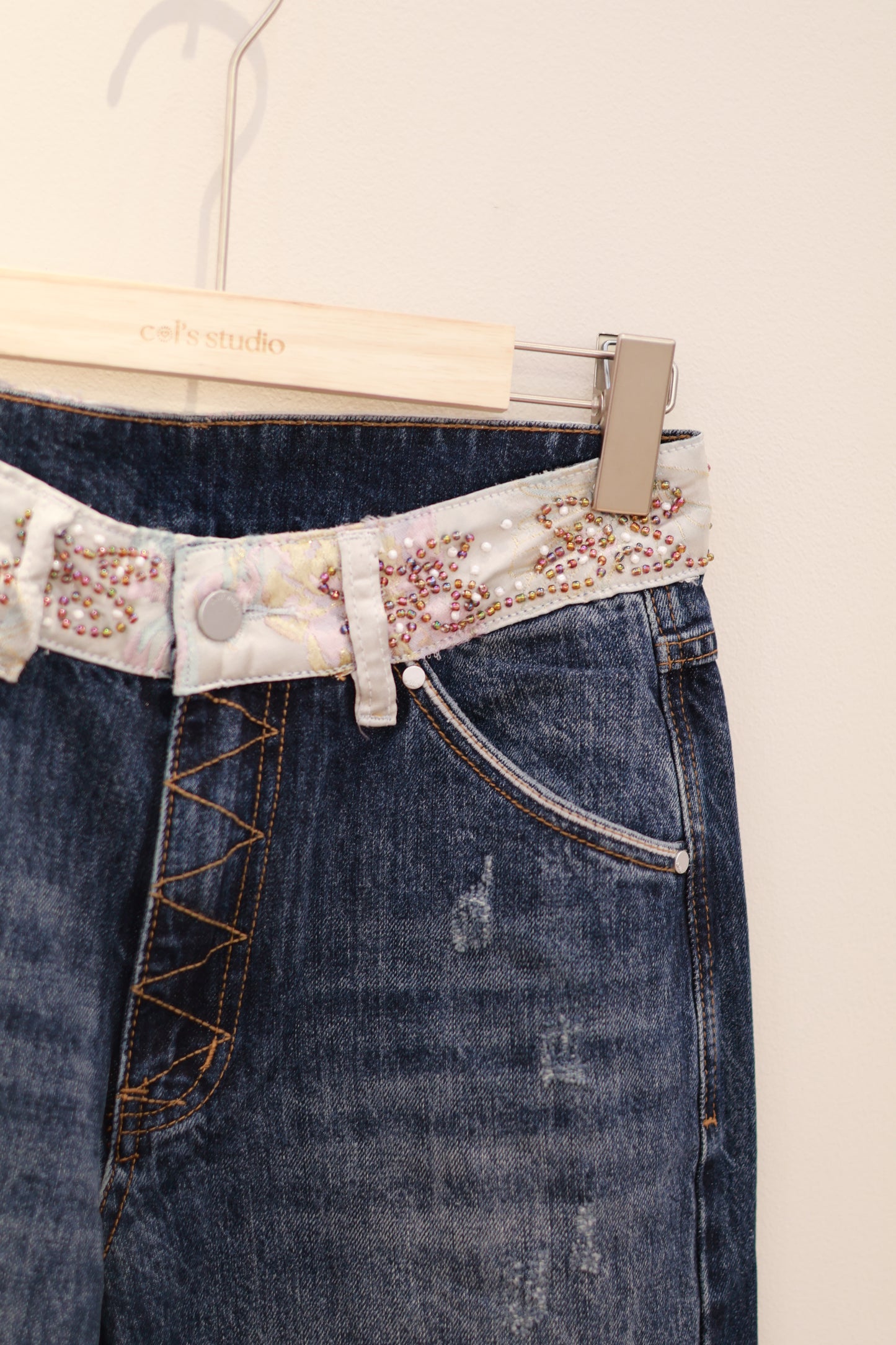 BUTTERFLY EMBROIDERED WAIST DEISGN DENIM JEANS