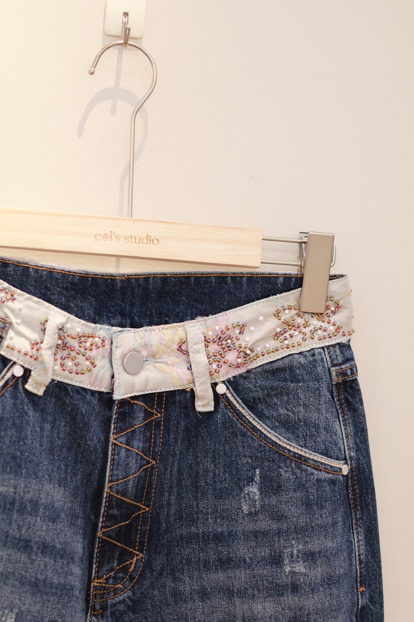 BUTTERFLY EMBROIDERED WAIST DEISGN DENIM JEANS