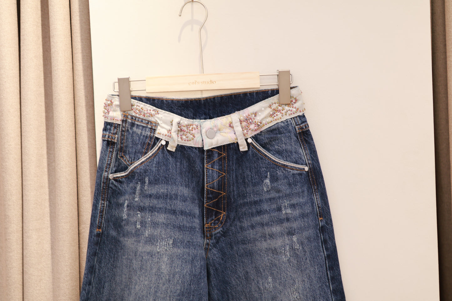 BUTTERFLY EMBROIDERED WAIST DEISGN DENIM JEANS