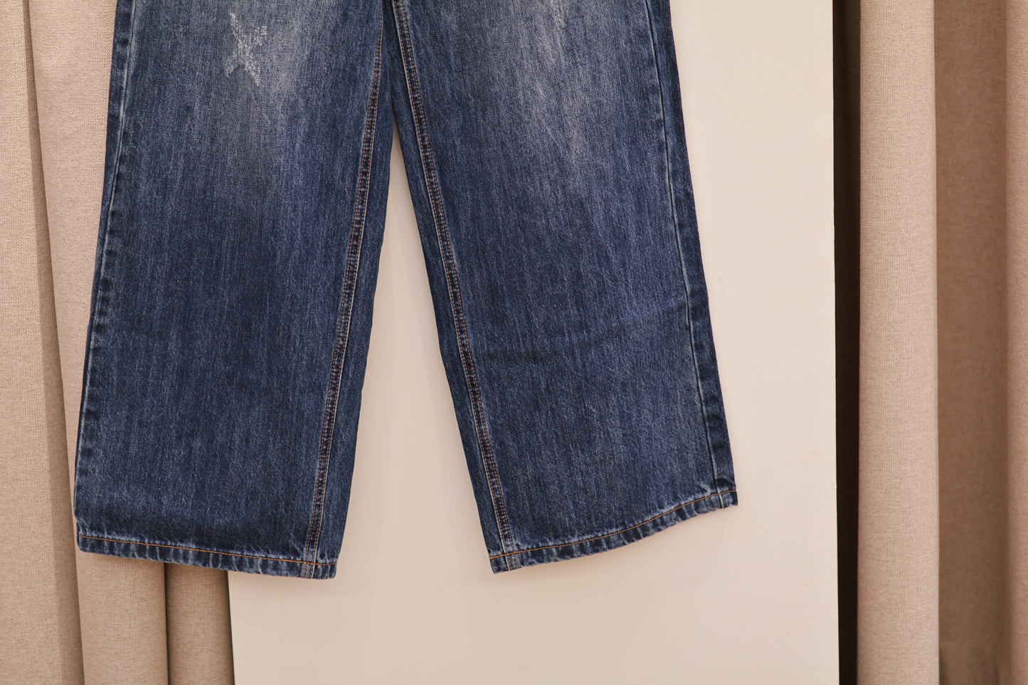 BUTTERFLY EMBROIDERED WAIST DEISGN DENIM JEANS