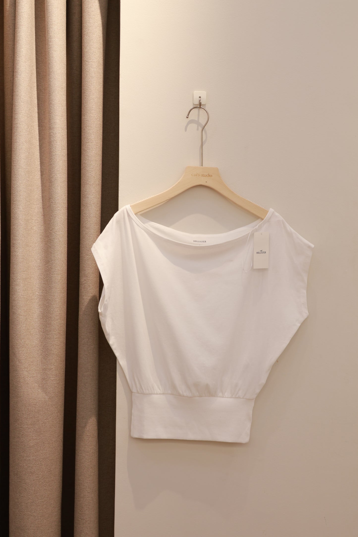 HOLLISTER BASIC HALF SHOULDER