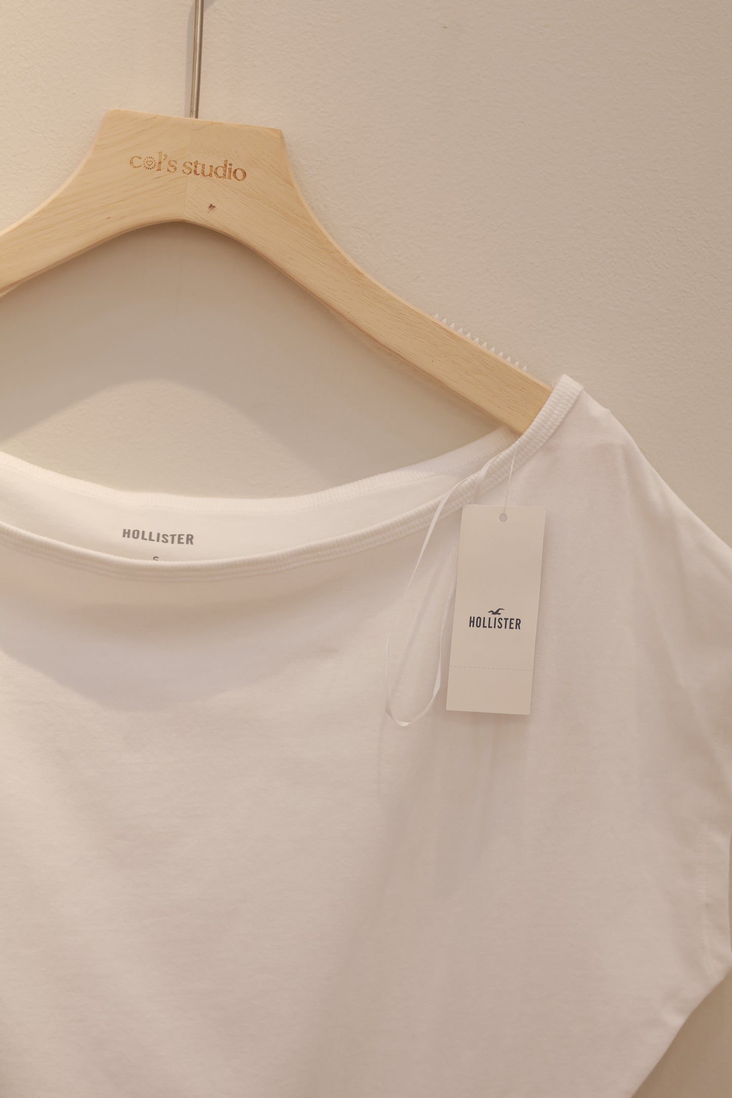 HOLLISTER BASIC HALF SHOULDER