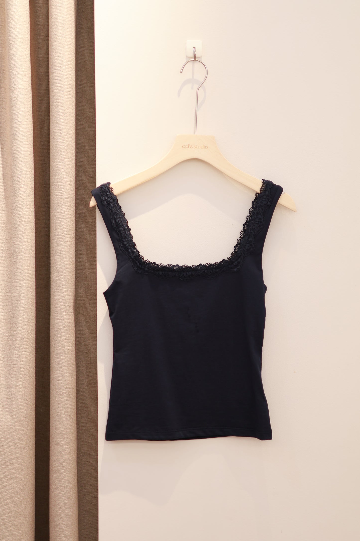 SUBDUED LACE TANK TOP