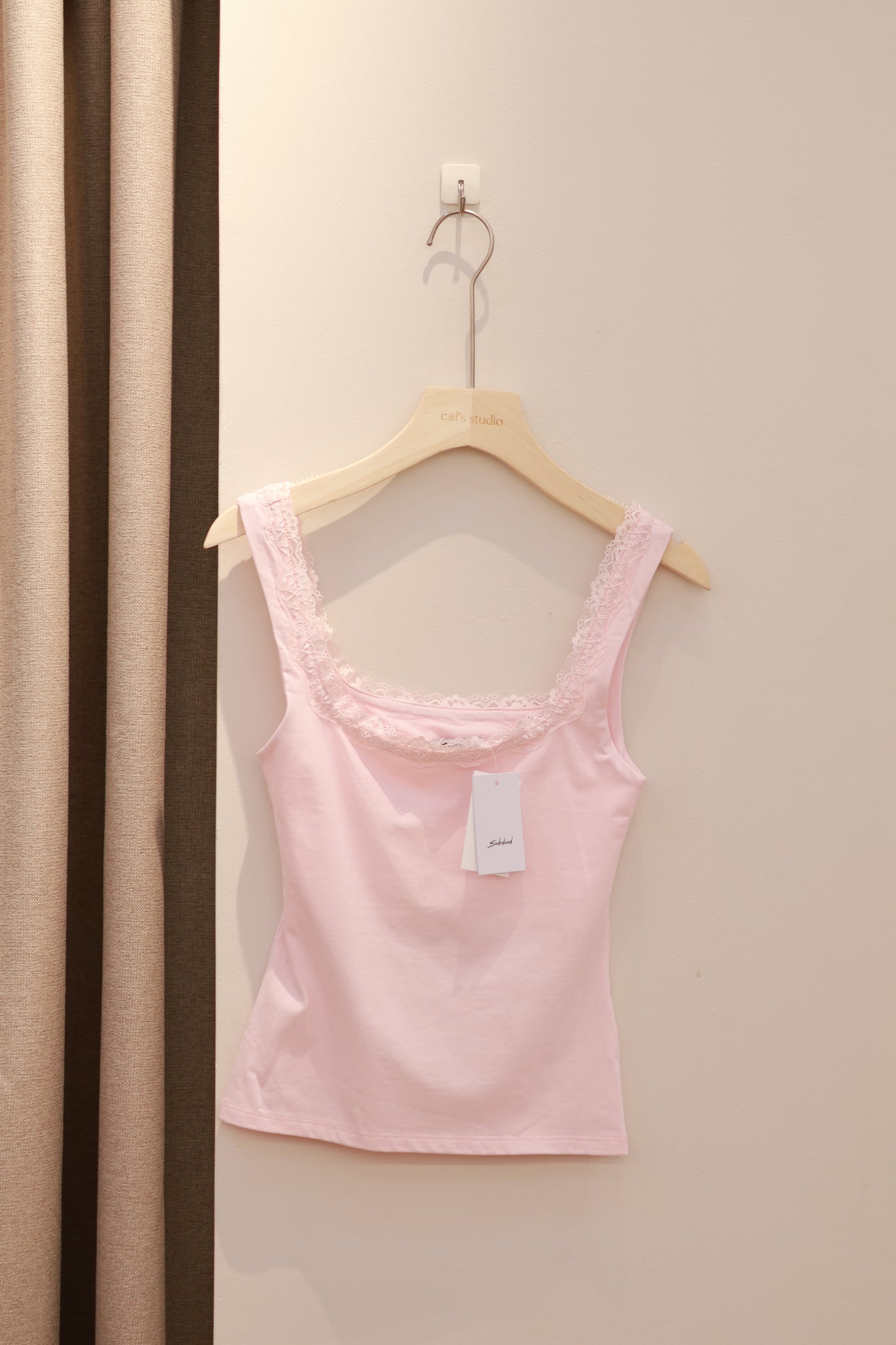 SUBDUED LACE TANK TOP