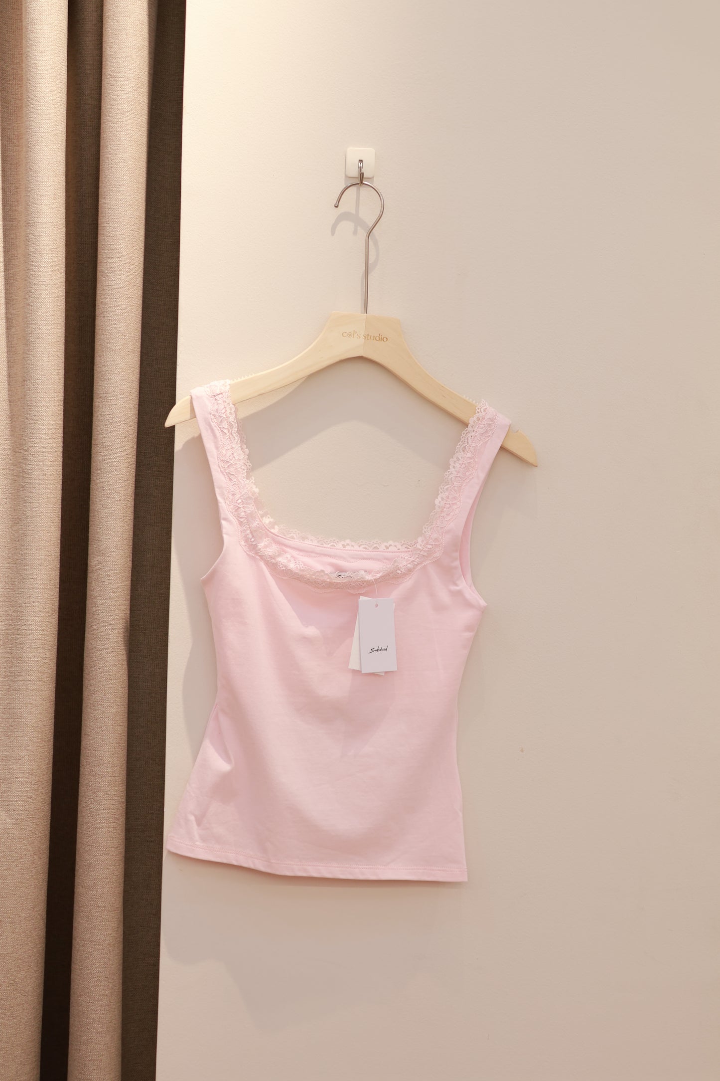 SUBDUED LACE TANK TOP