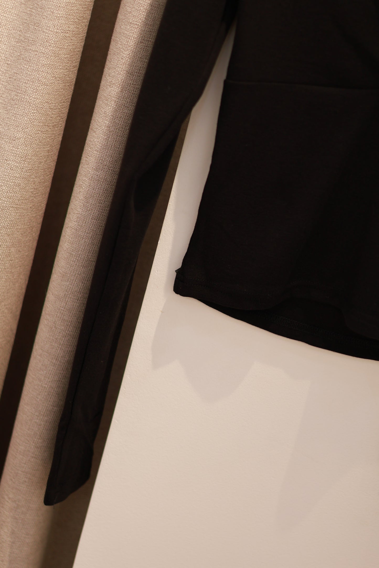 BASIC V NECK LONG SLEEVE TOP