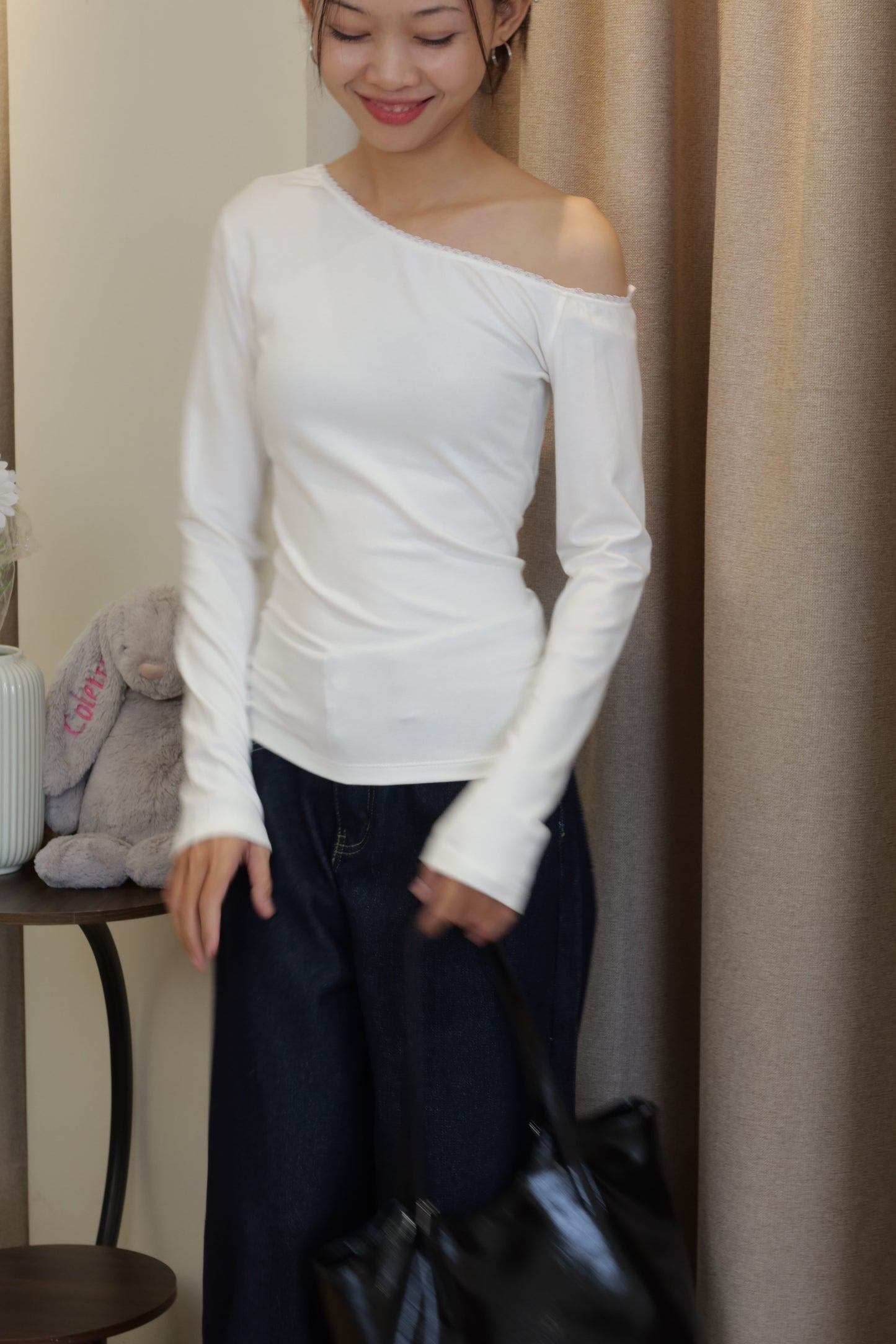 White lace sleeve off shoulder