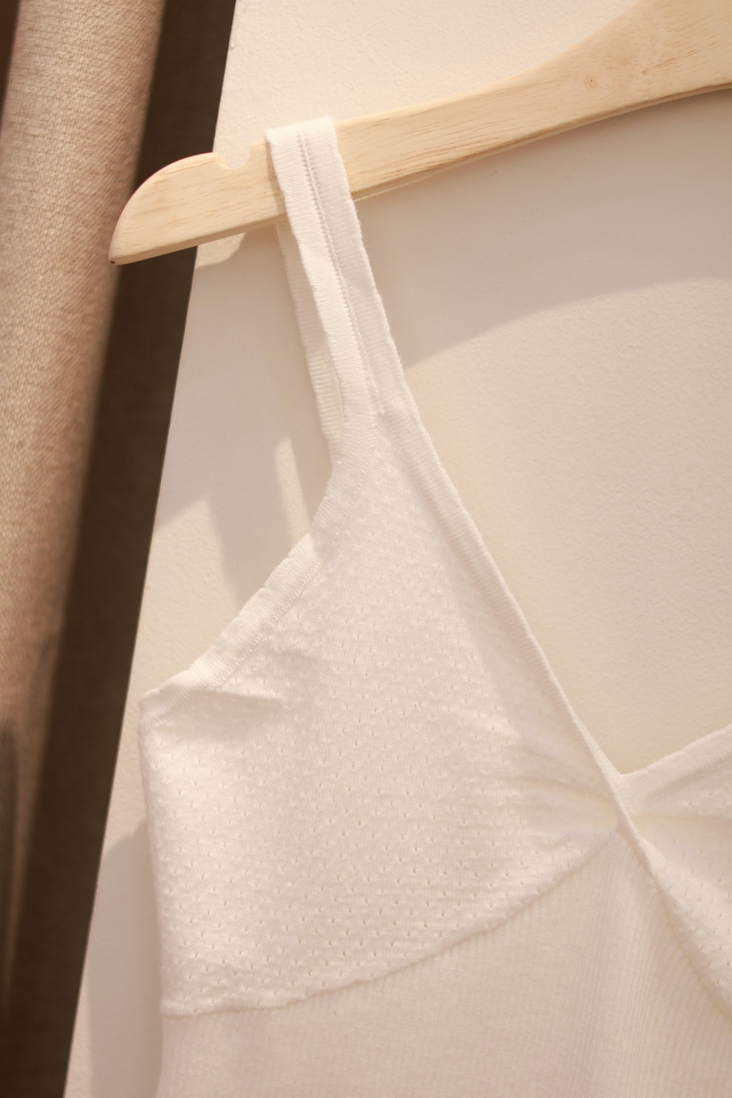 KNITTED WHITE TANK TOP