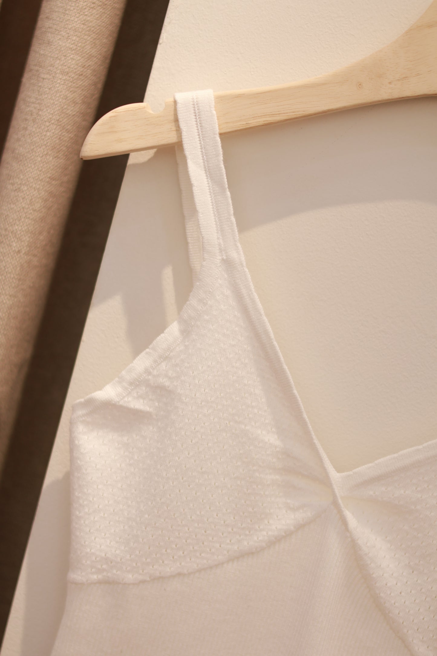 KNITTED WHITE TANK TOP
