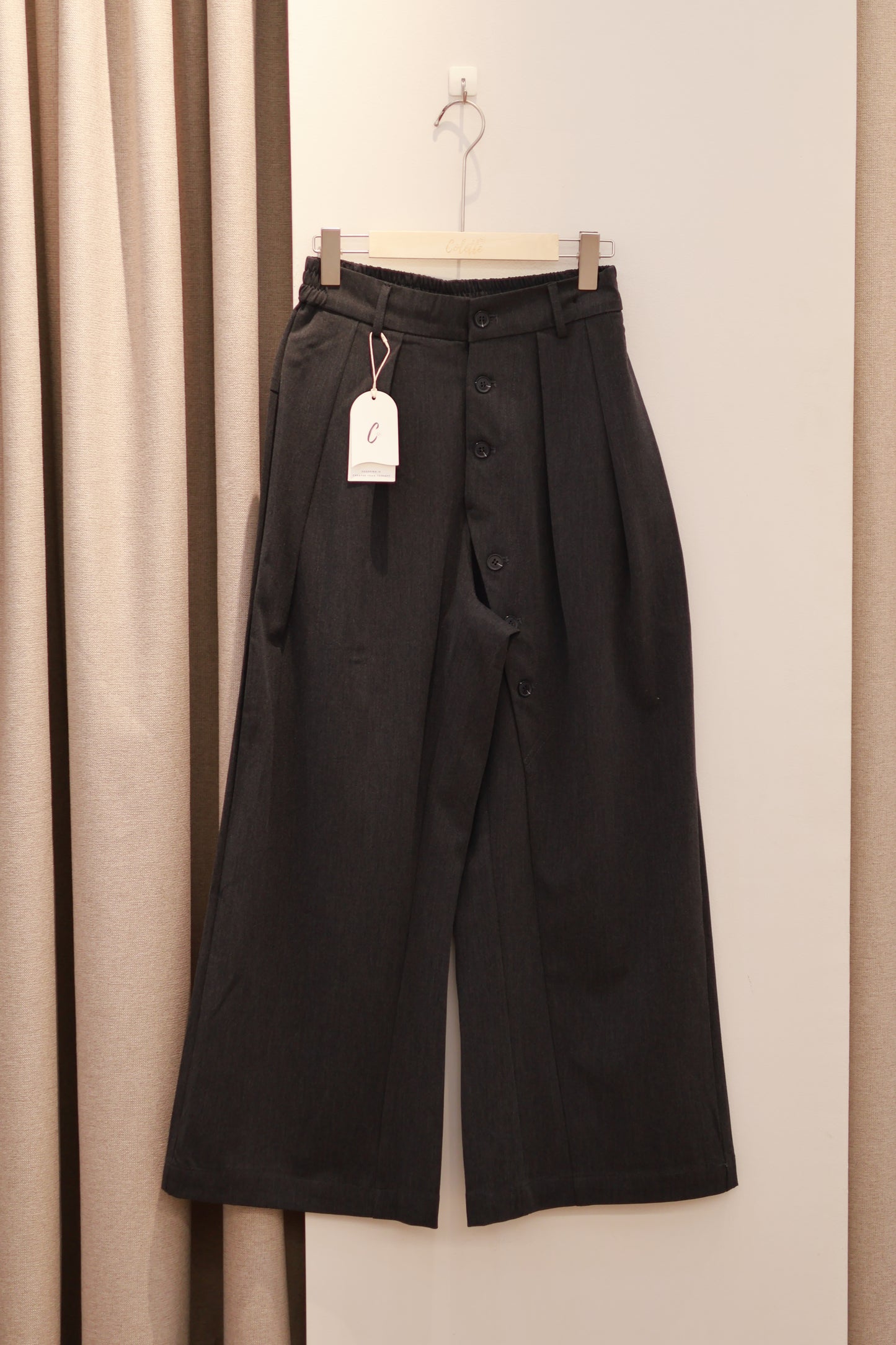 GRAY BUTTONS LINED TROUSERS