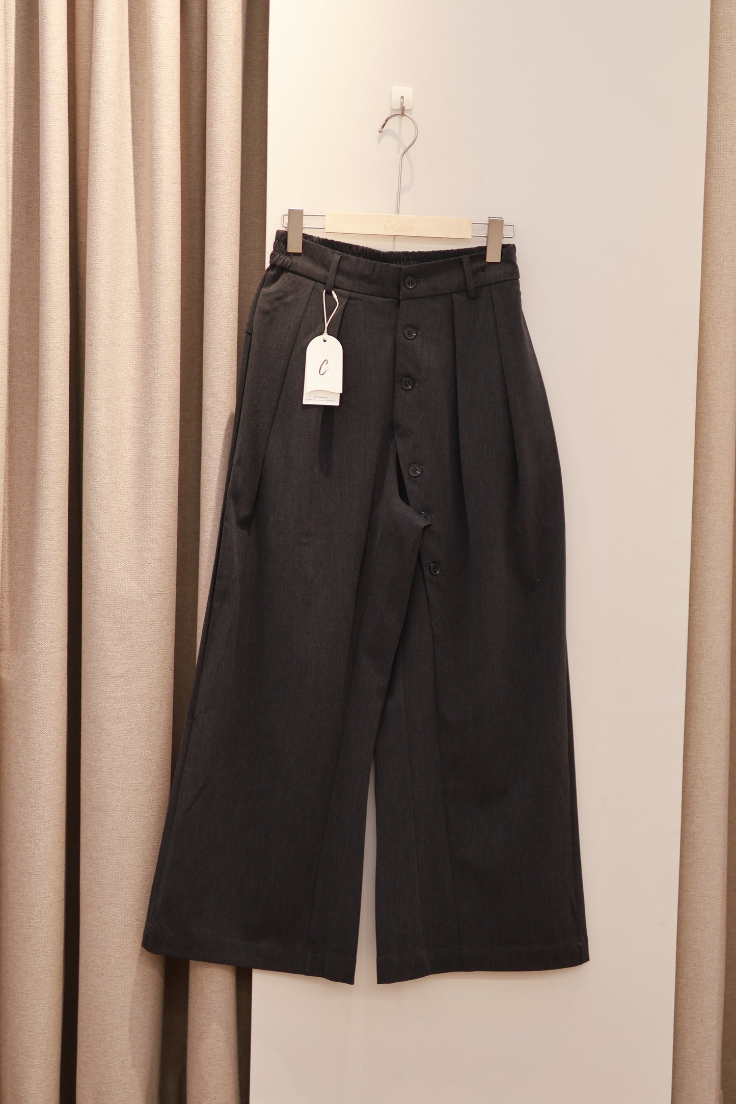 GRAY BUTTONS LINED TROUSERS