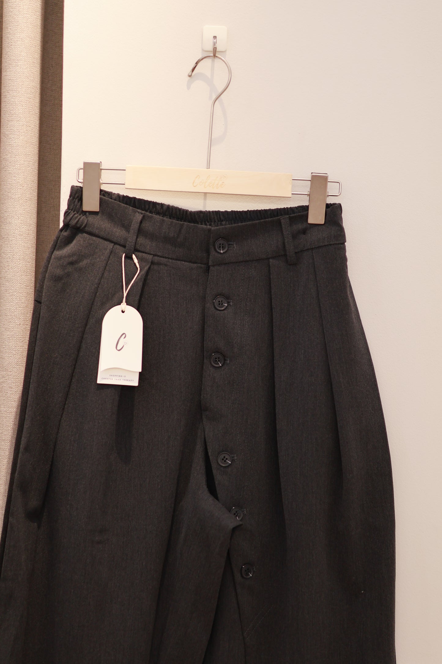 GRAY BUTTONS LINED TROUSERS