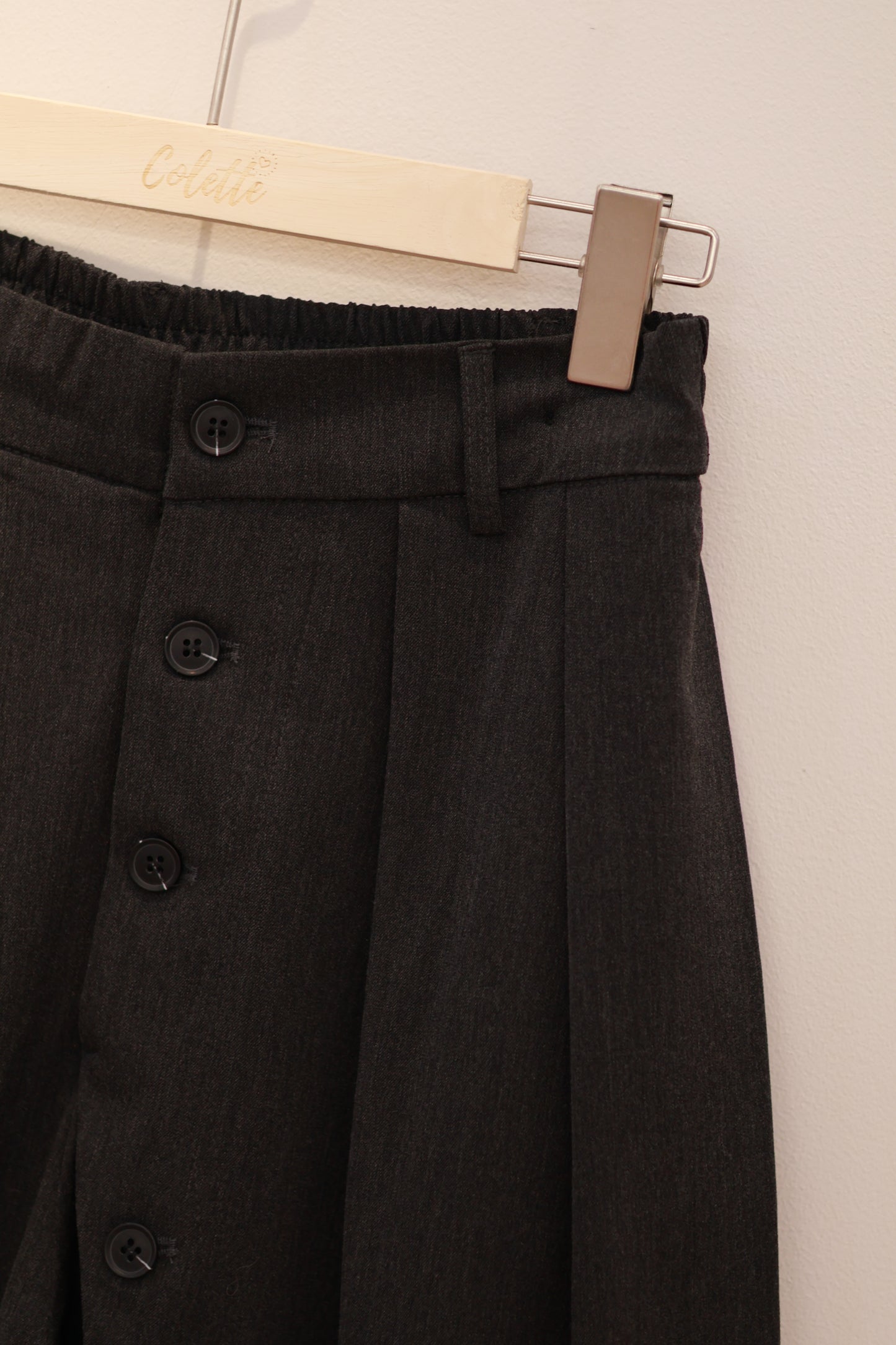 GRAY BUTTONS LINED TROUSERS
