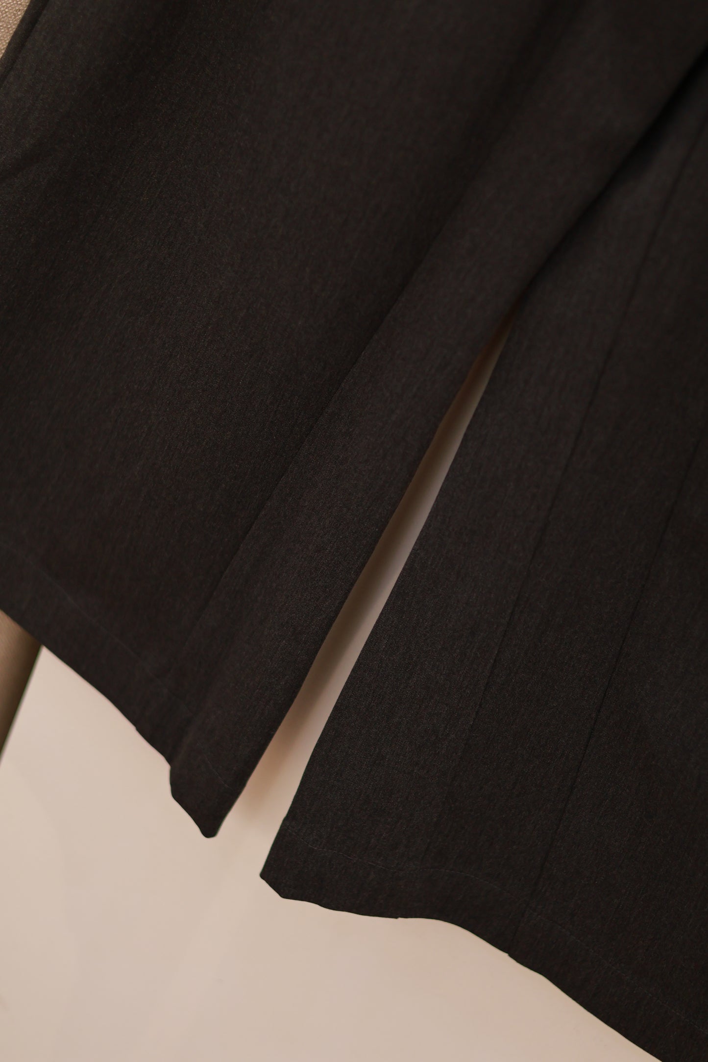 GRAY BUTTONS LINED TROUSERS