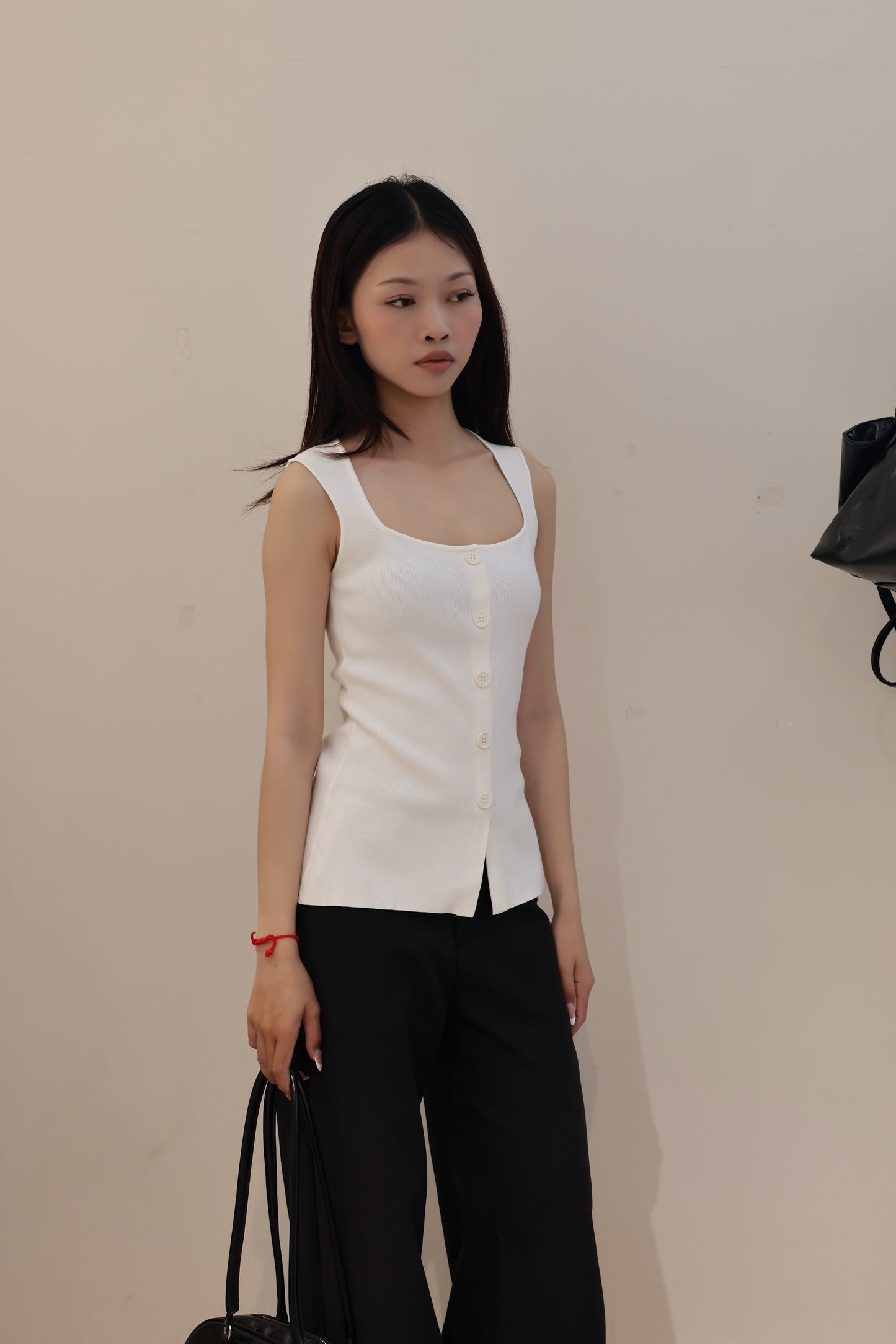 Square neck buttons tank top