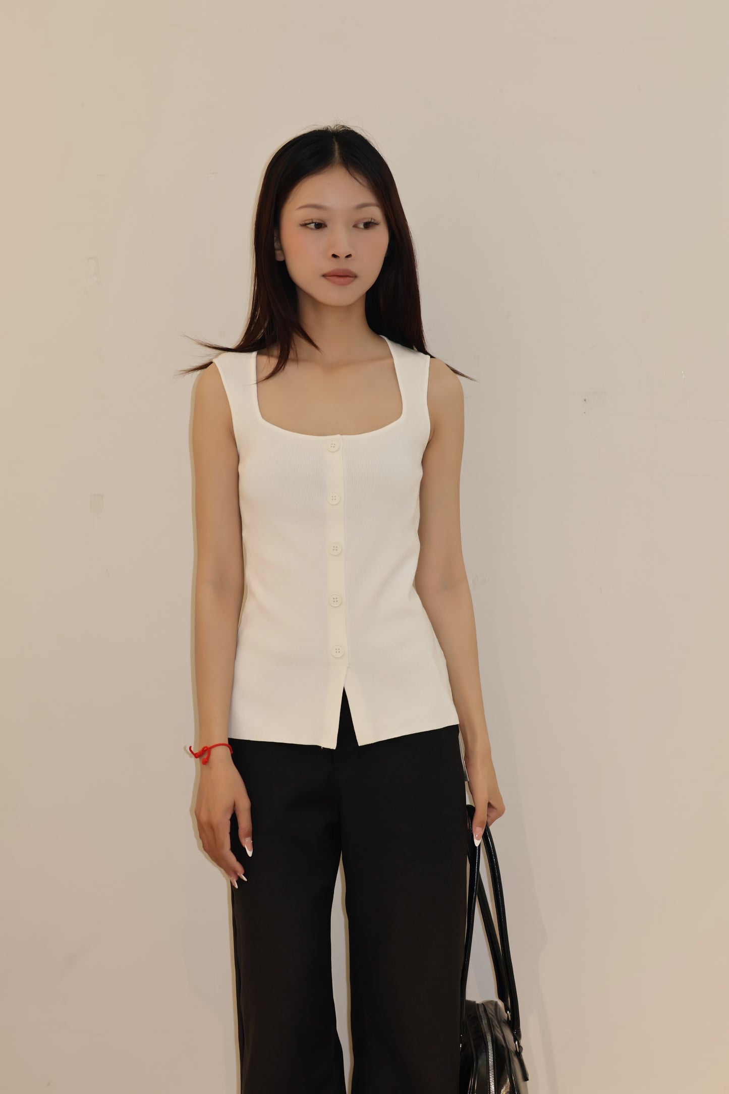 Square neck buttons tank top